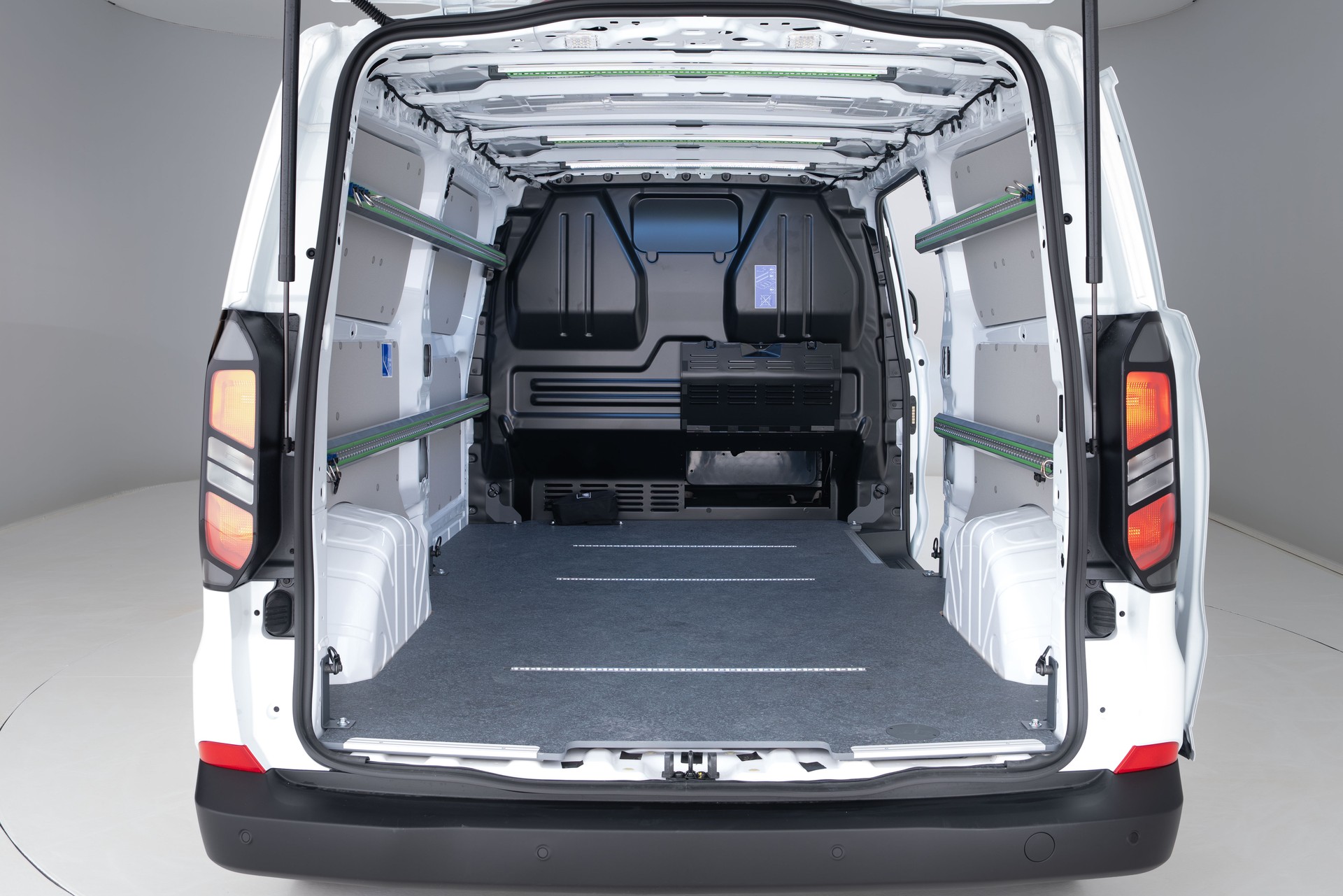 FORD Transit Custom Van 280 L2 2.0 EcoBlue 110 Trend-image-24