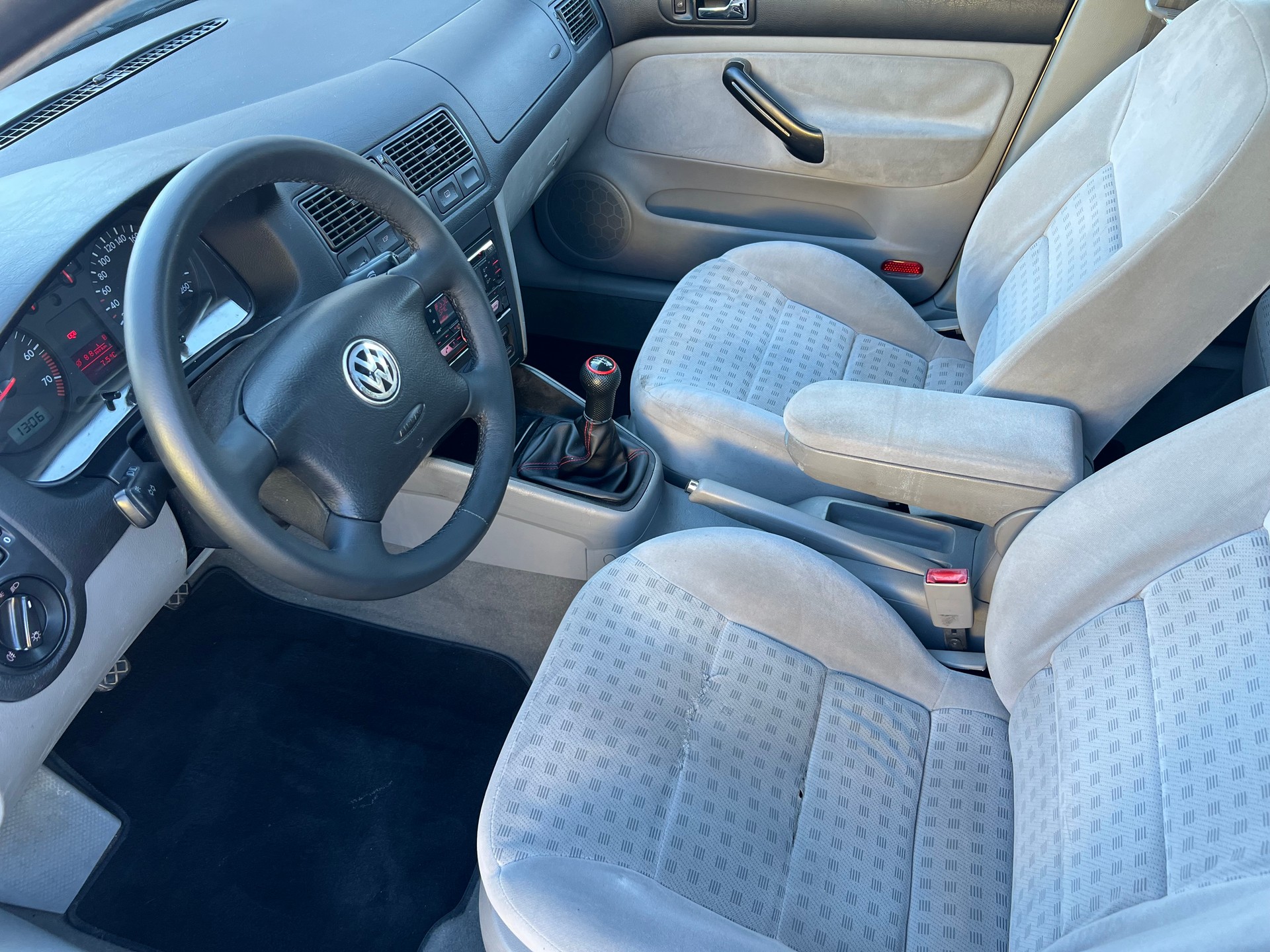 VW Golf 1.6 16V FSI Comfortline-image-5