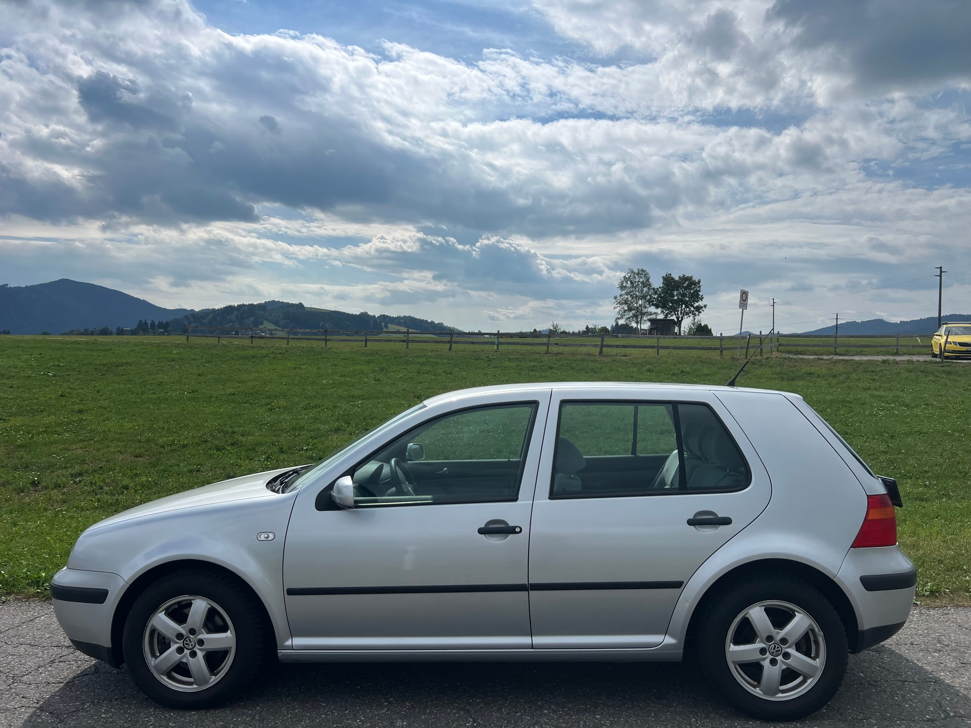 VW Golf 1.6 16V FSI Comfortline-image-3
