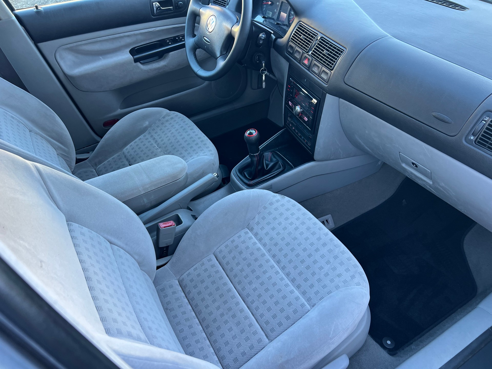 VW Golf 1.6 16V FSI Comfortline-image-9