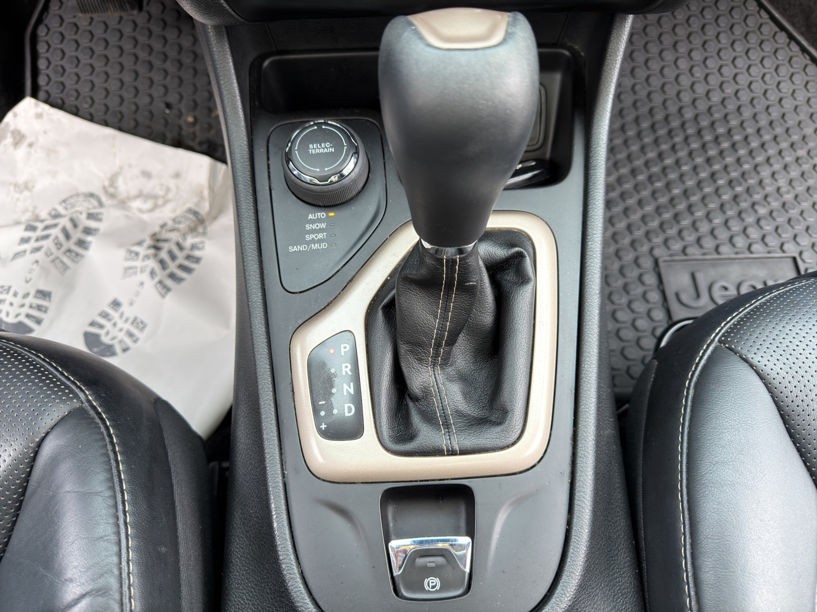 JEEP Cherokee 3.2 Limited AWD 9ATX-image-21