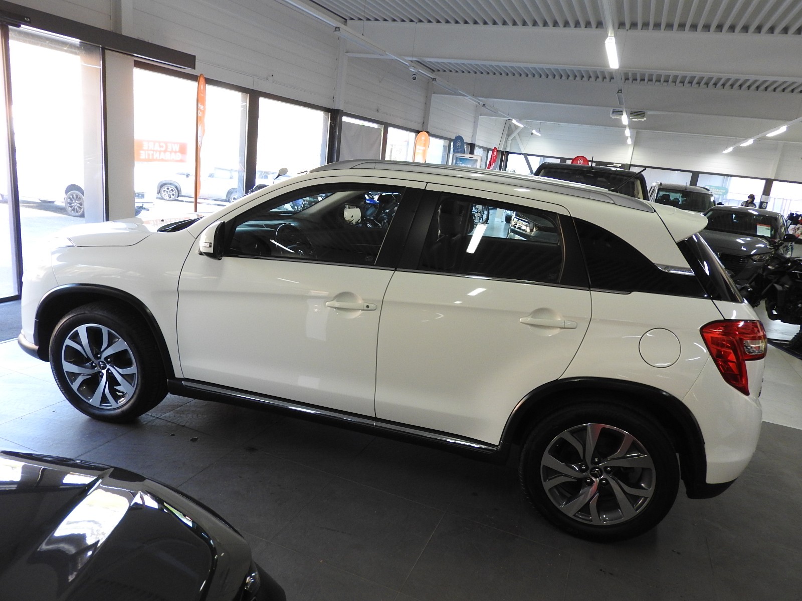 CITROEN C4 Aircross 1.6 HDi Collection 4WD-image-5