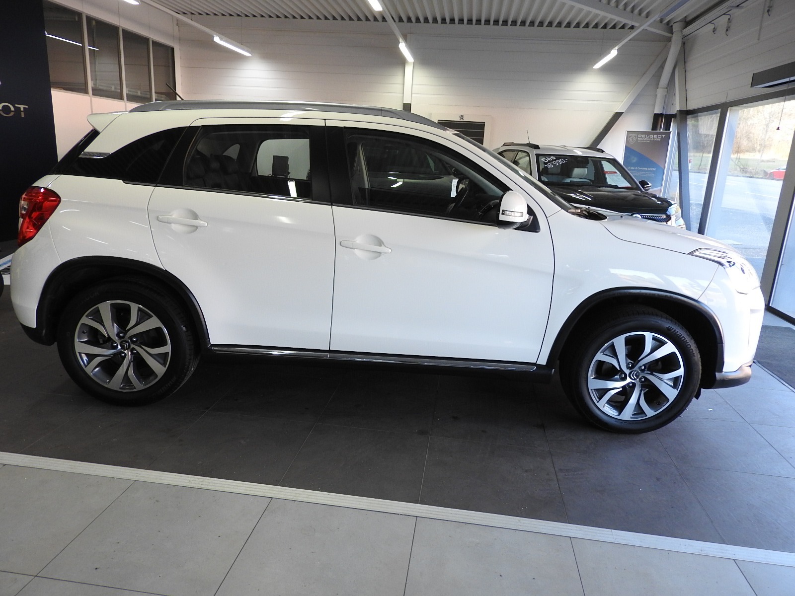 CITROEN C4 Aircross 1.6 HDi Collection 4WD-image-2