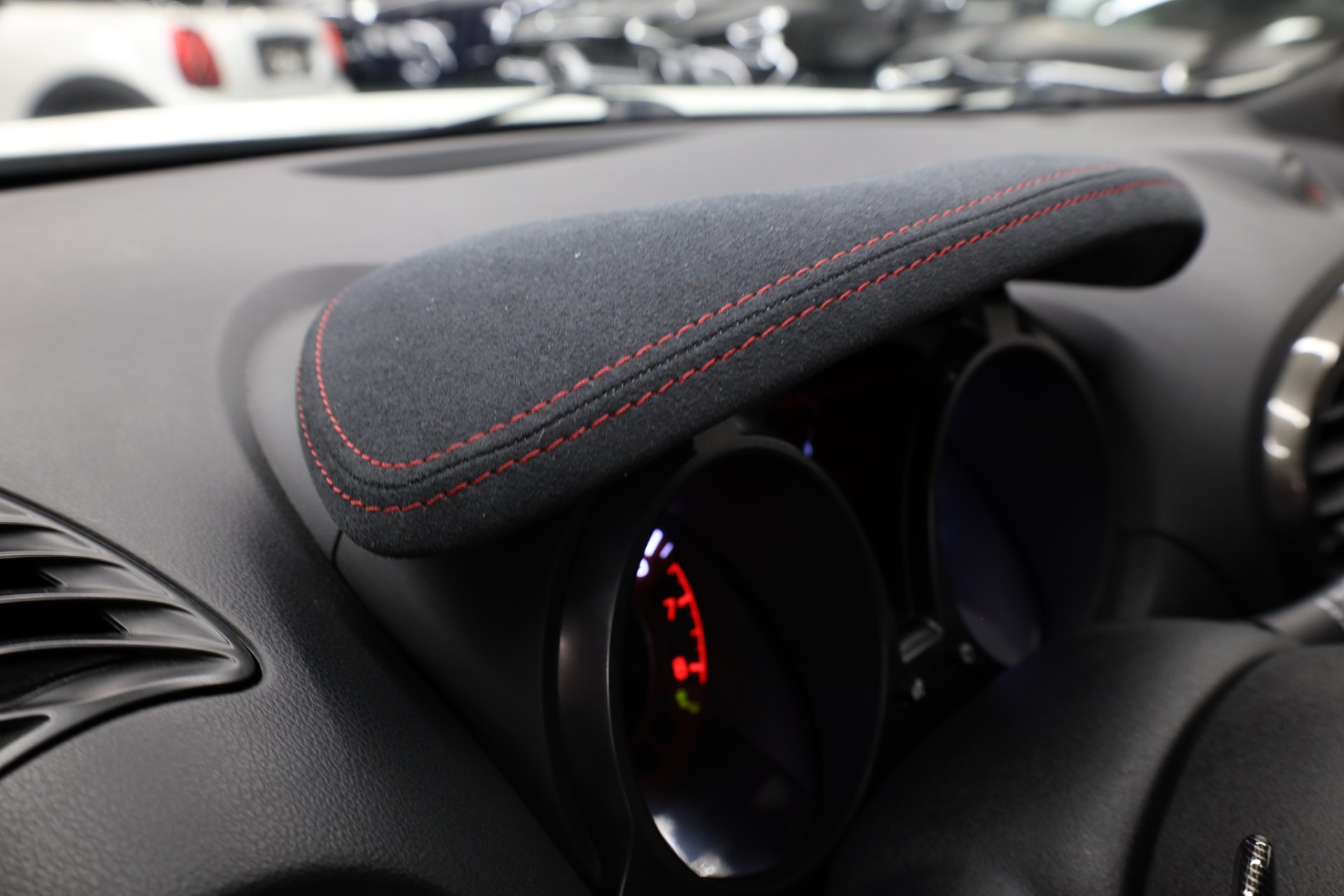 NISSAN Juke 1.6 DIG-T Nismo RS 4x4-image-21