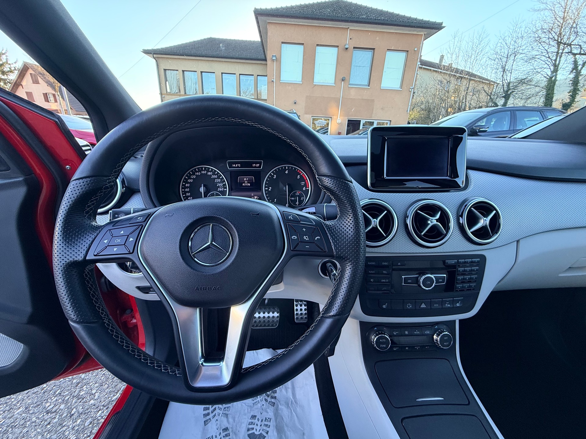 MERCEDES-BENZ B 200 CDI 7G-DCT AMG Line Automat mit MFK und Garantie Anhängerkupplung-image-17