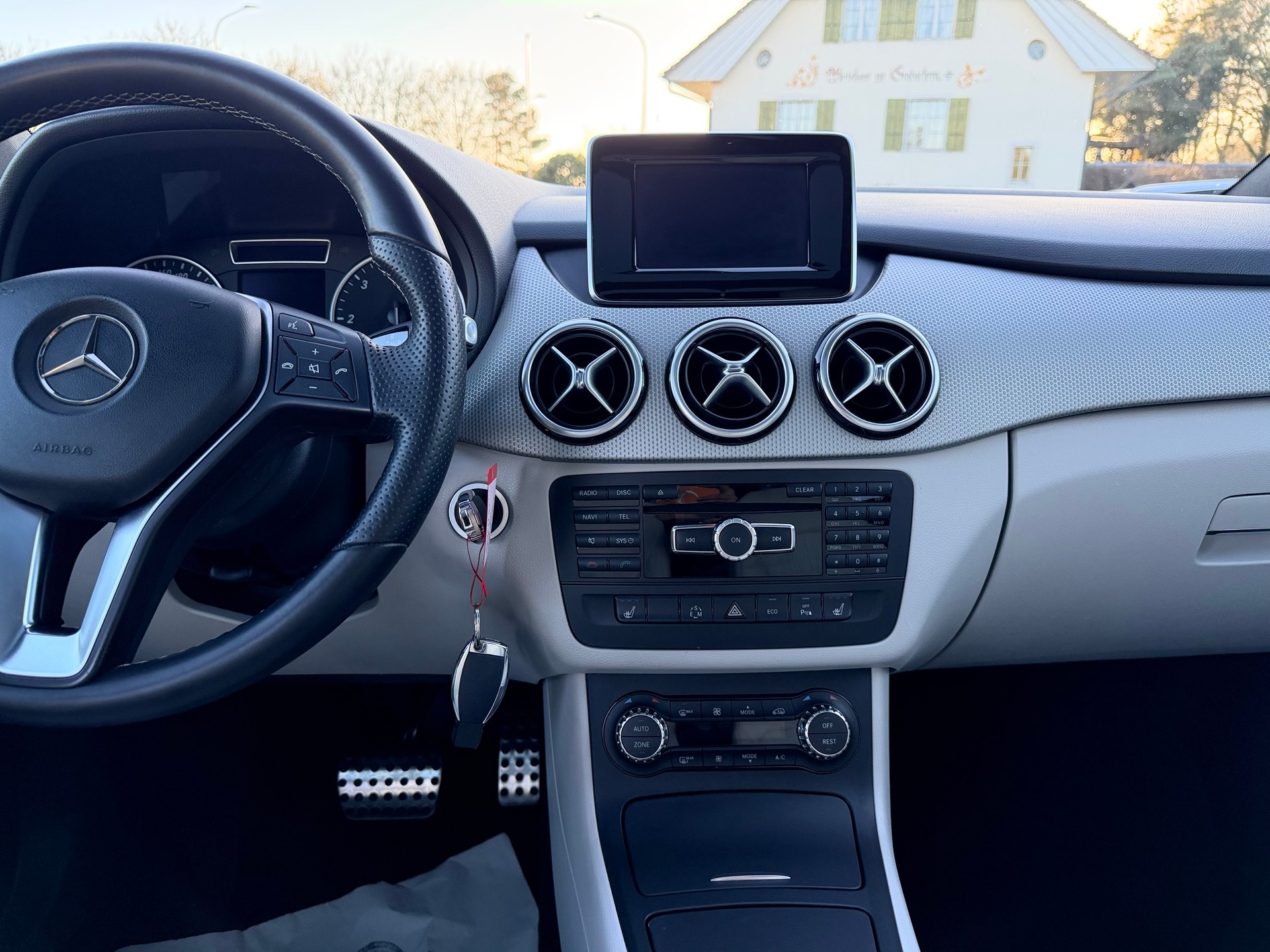 MERCEDES-BENZ B 200 CDI 7G-DCT AMG Line Automat mit MFK und Garantie Anhängerkupplung-image-19