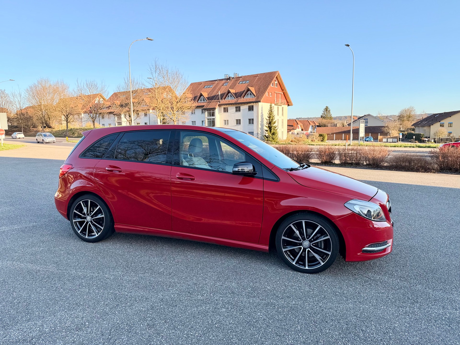 MERCEDES-BENZ B 200 CDI 7G-DCT AMG Line Automat mit MFK und Garantie Anhängerkupplung-image-4