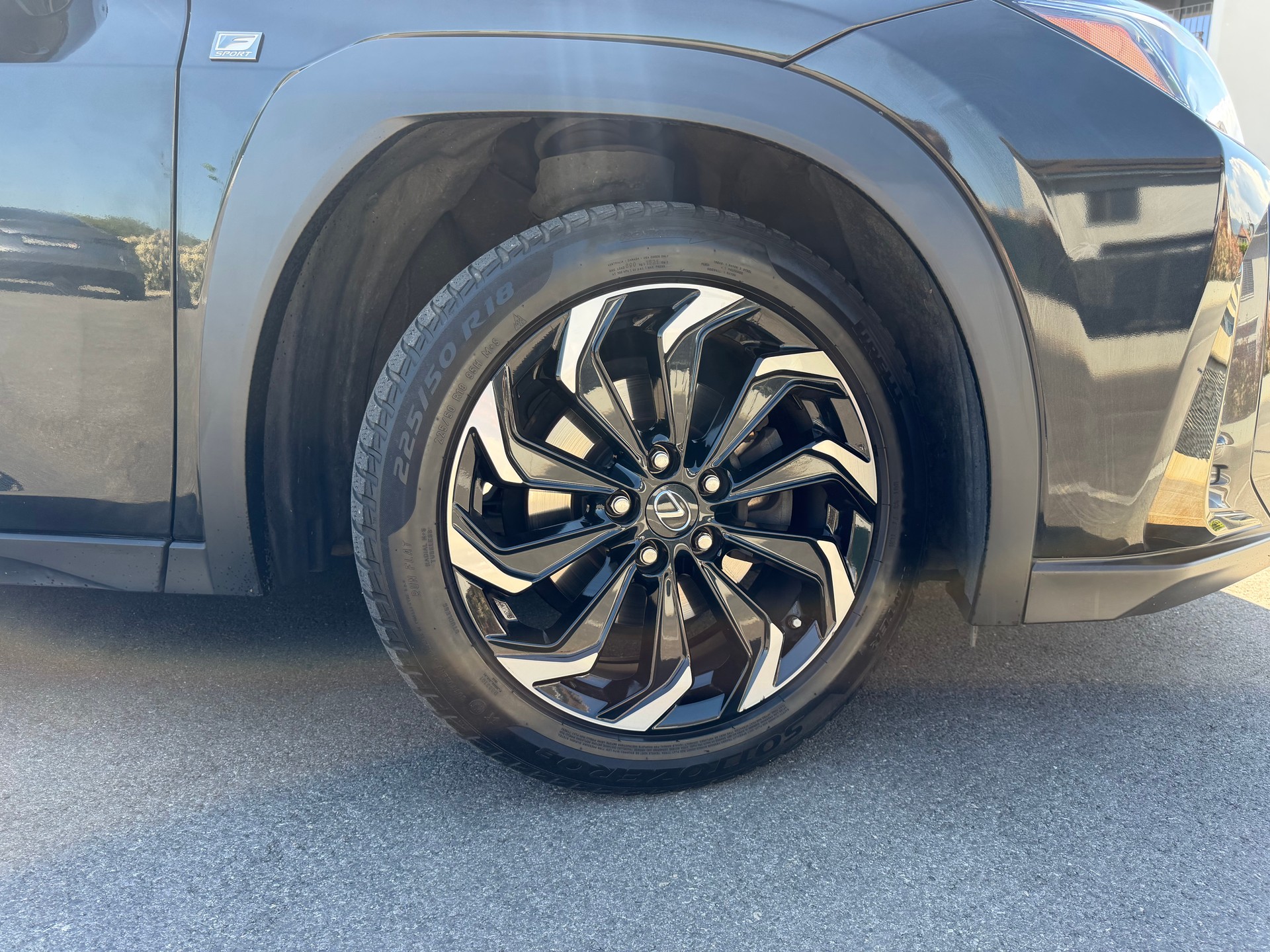 LEXUS UX 250h F Sport AWD Automatic-image-9