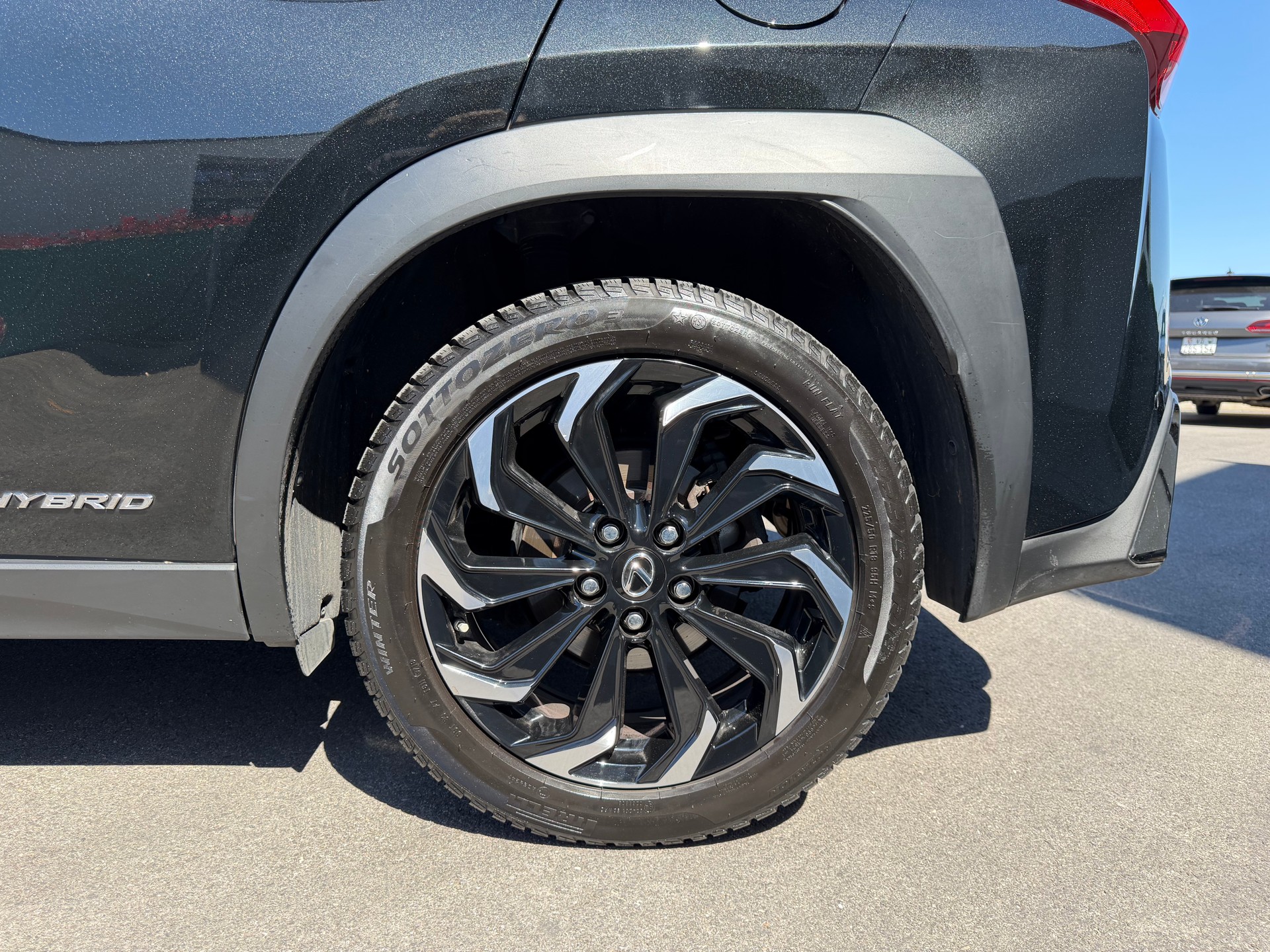LEXUS UX 250h F Sport AWD Automatic-image-12