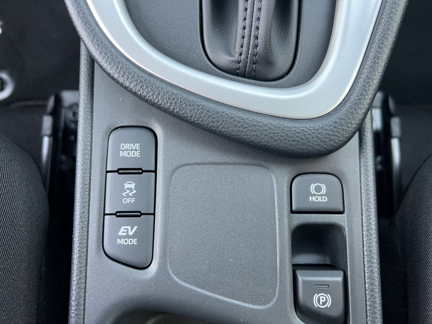 TOYOTA Yaris 1.5 VVT-i HSD Comfort-image-12