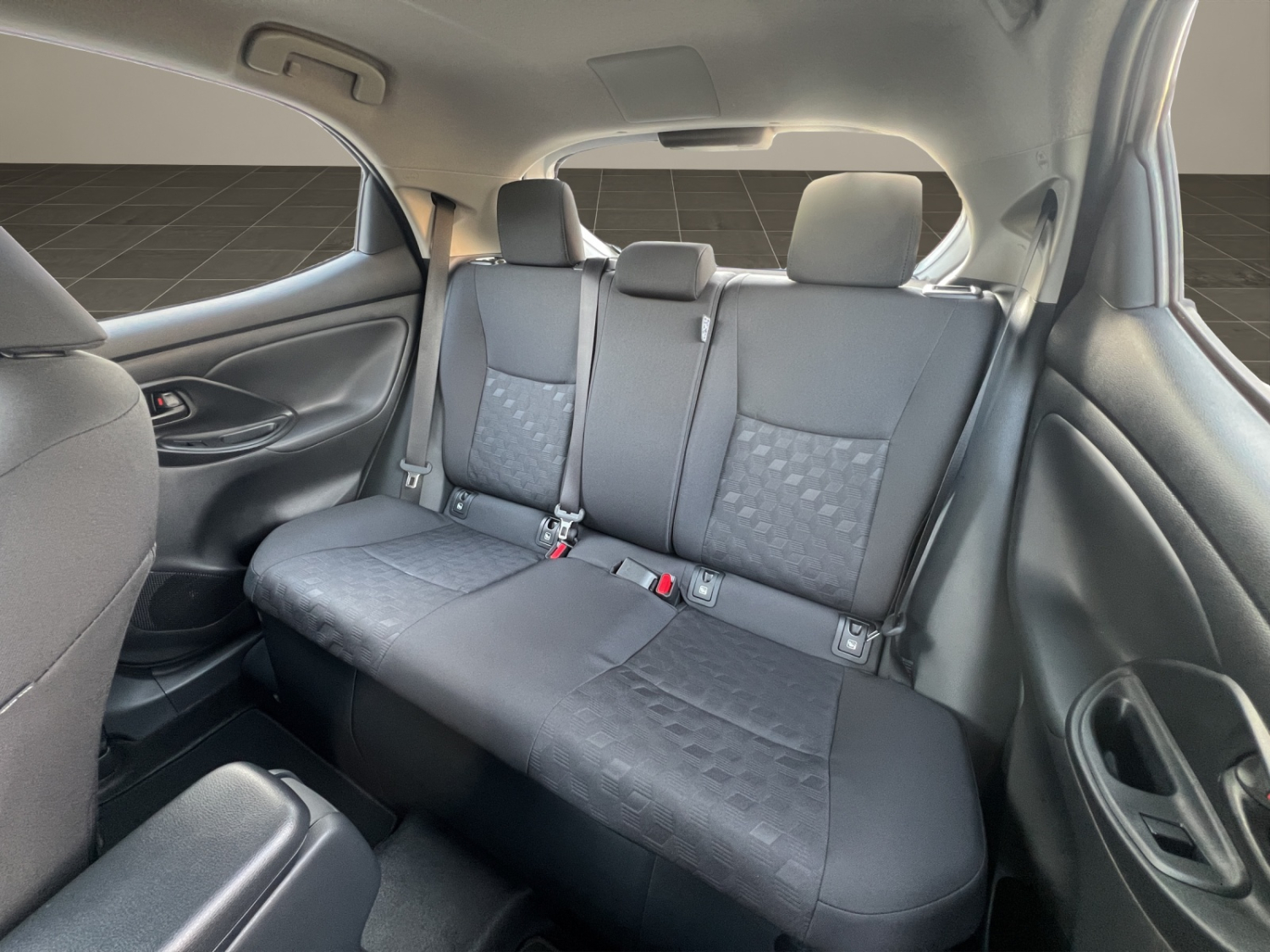 TOYOTA Yaris 1.5 VVT-i HSD Comfort-image-16