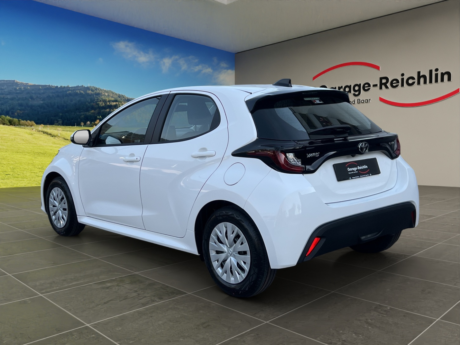TOYOTA Yaris 1.5 VVT-i HSD Comfort-showroom-element-2