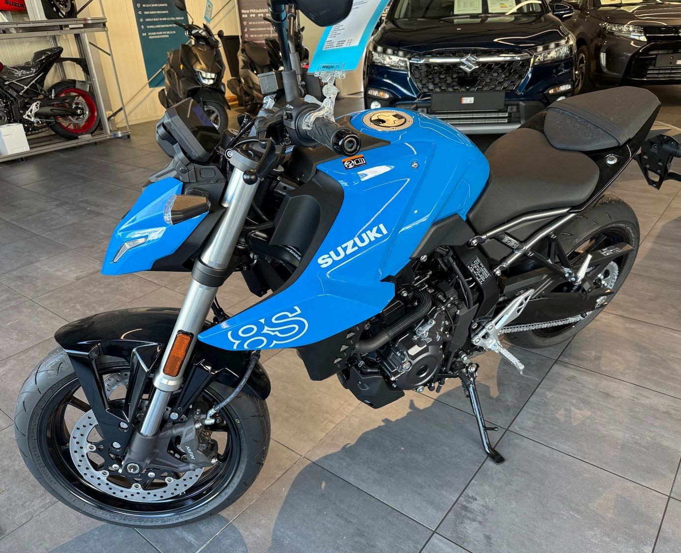 SUZUKI GSX-8S