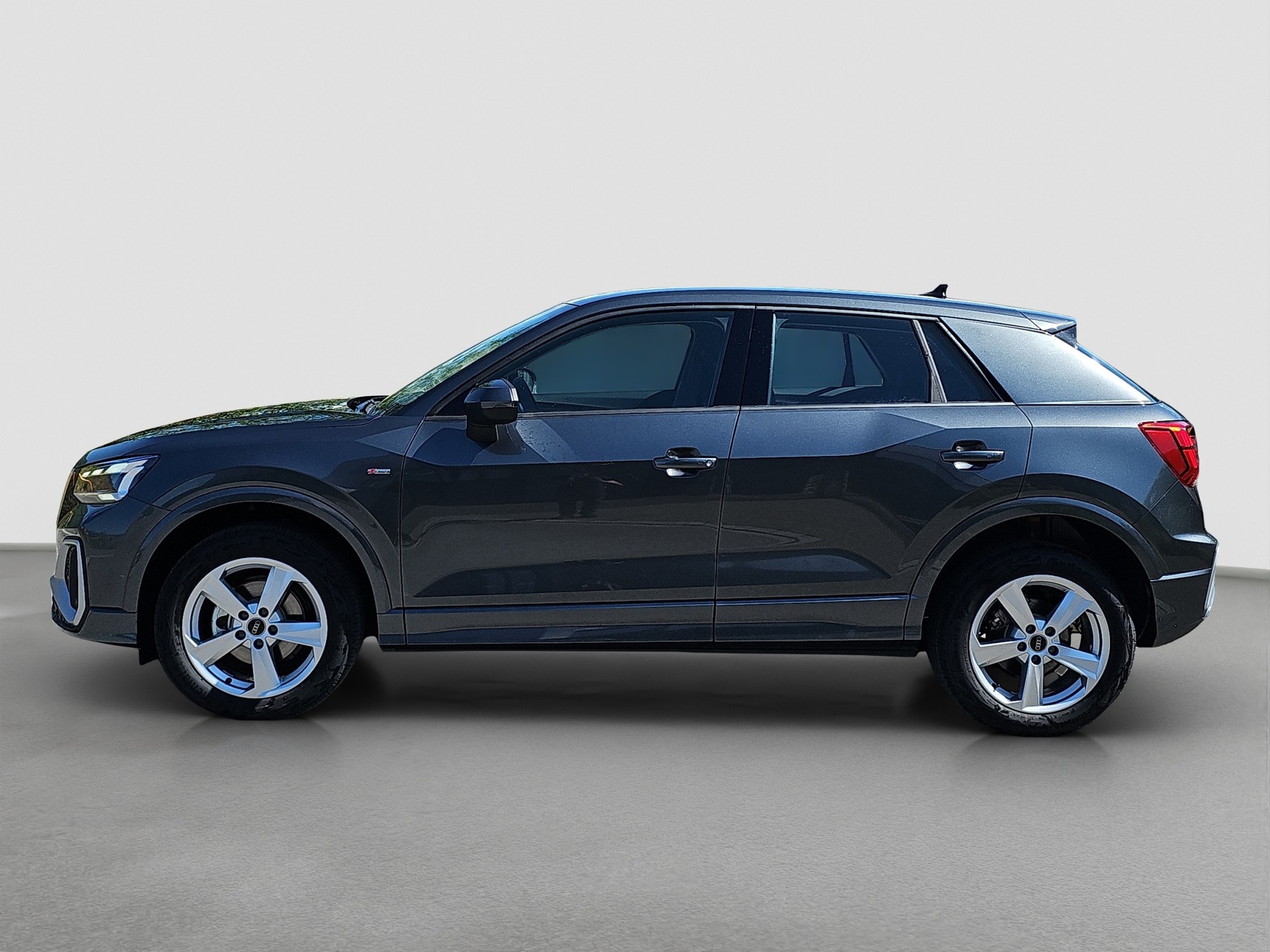 AUDI Q2 35 TFSI S-tronic S-Line-showroom-element-1