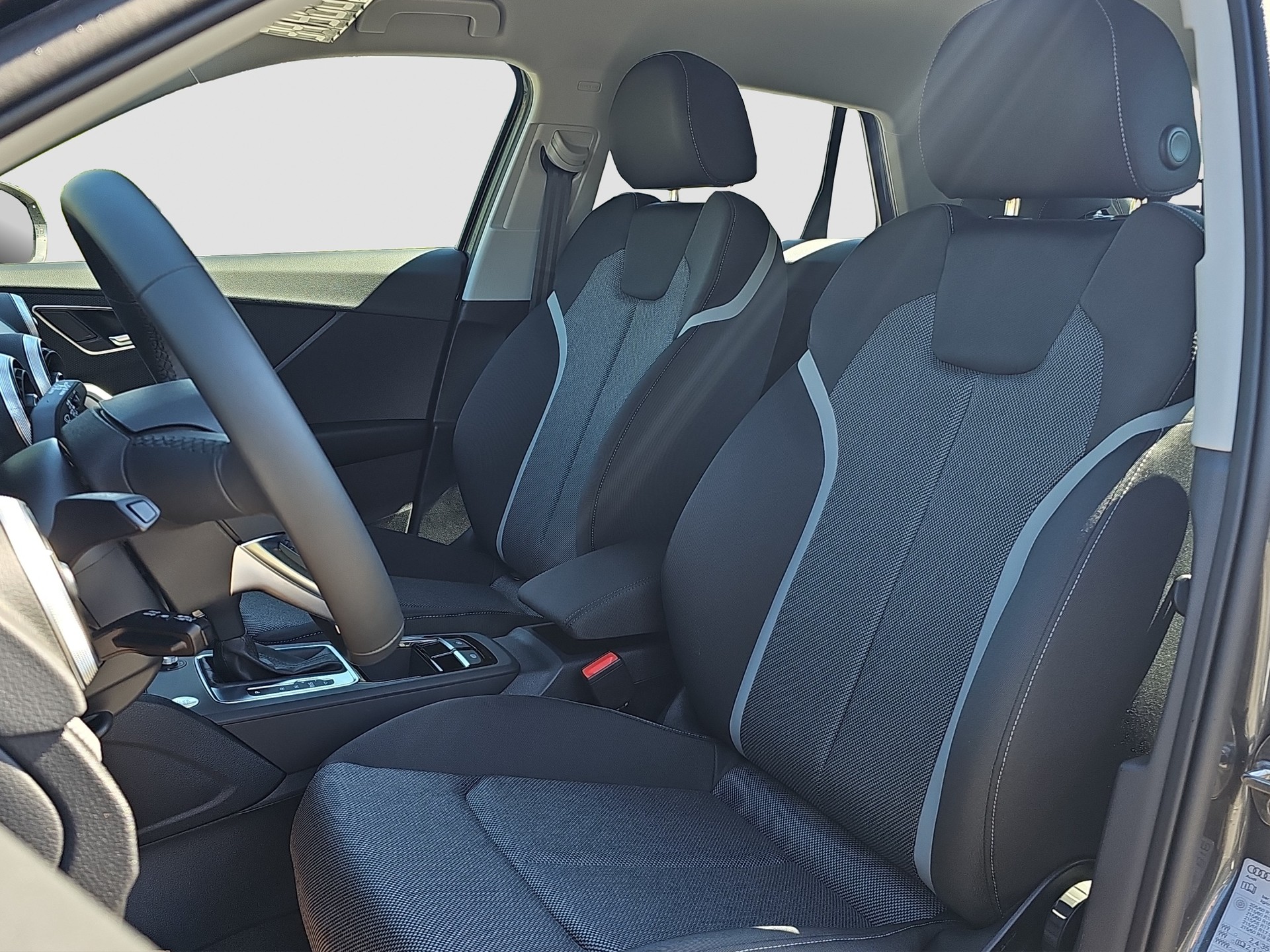 AUDI Q2 35 TFSI S-tronic S-Line-image-6