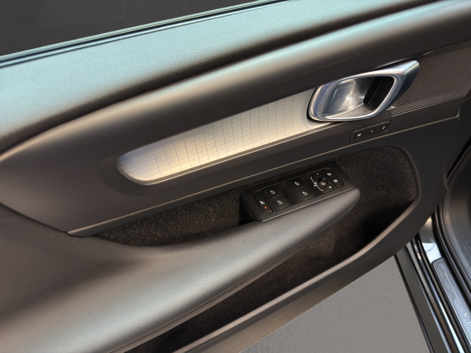 VOLVO XC40 T4 AWD Momentum Geartronic-image-8