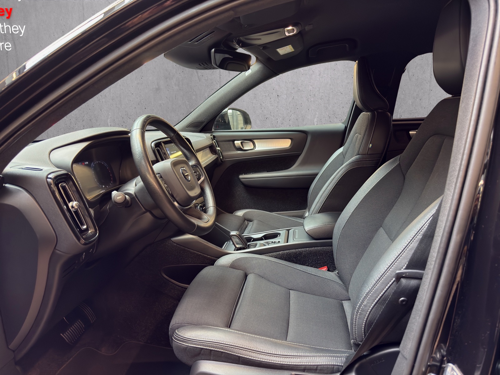 VOLVO XC40 T4 AWD Momentum Geartronic-image-7