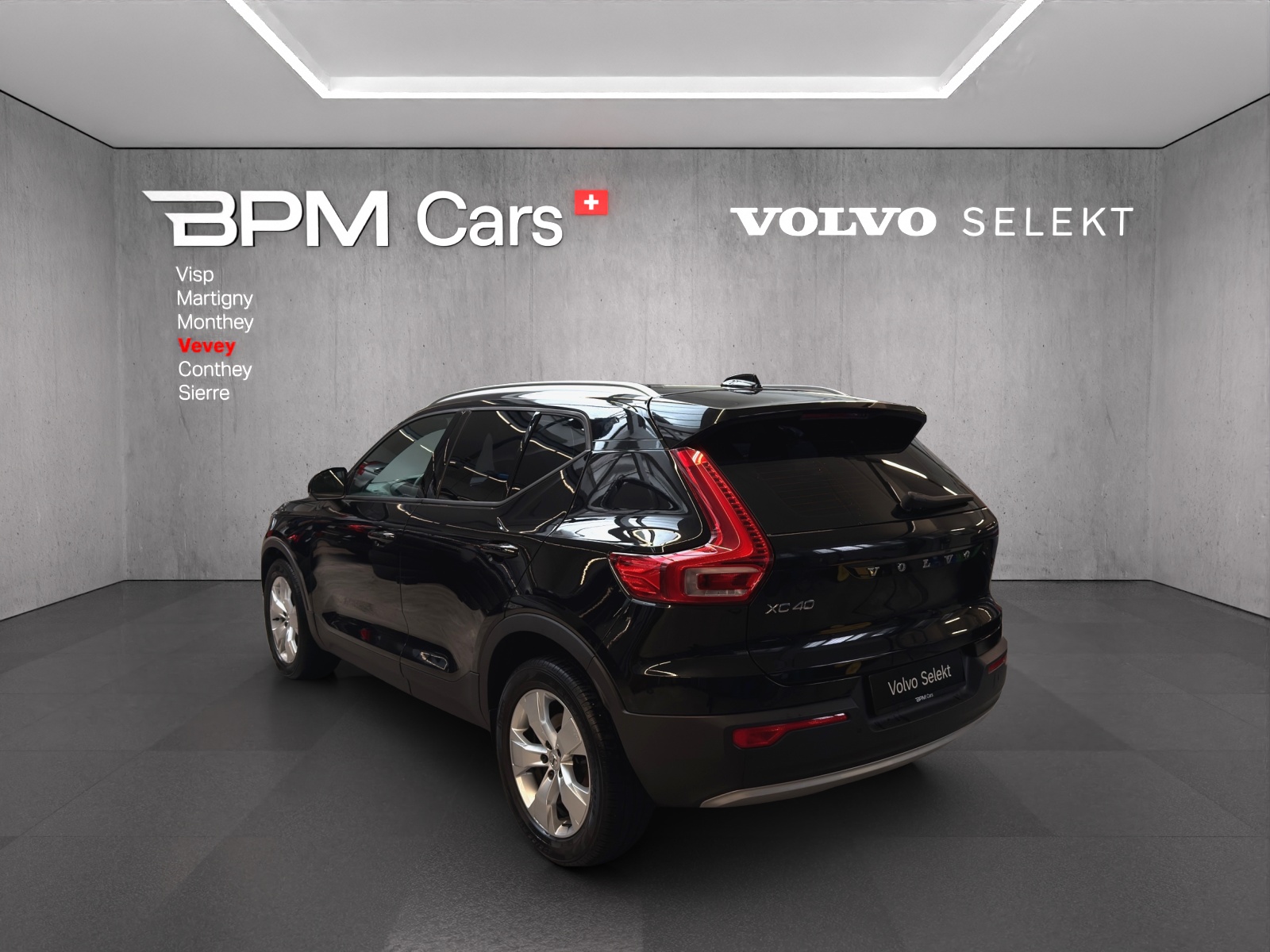 VOLVO XC40 T4 AWD Momentum Geartronic-showroom-element-2