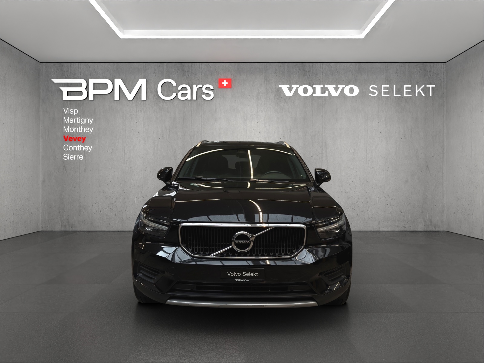 VOLVO XC40 T4 AWD Momentum Geartronic-showroom-element-1