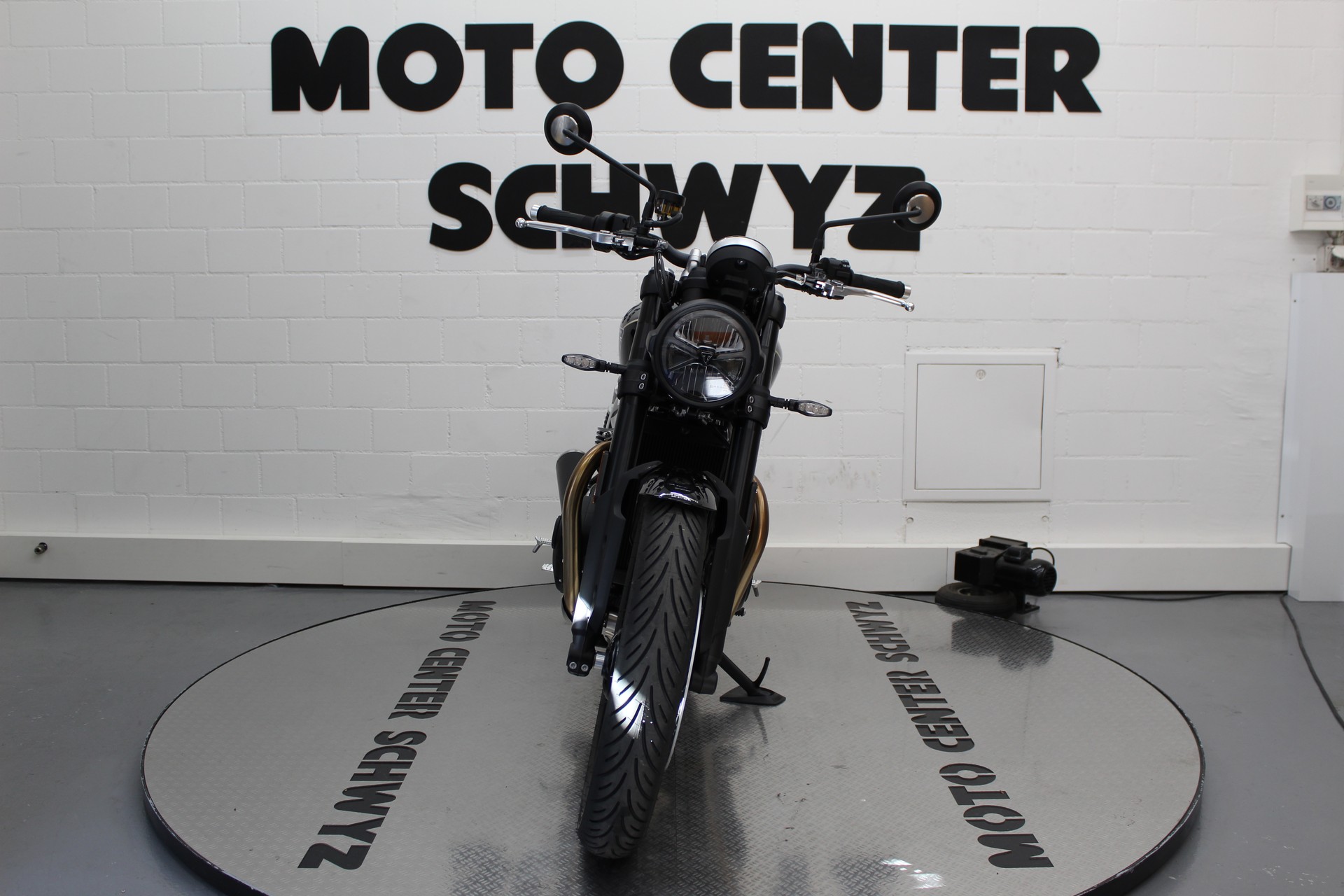 TRIUMPH Speed Twin 900-image-2