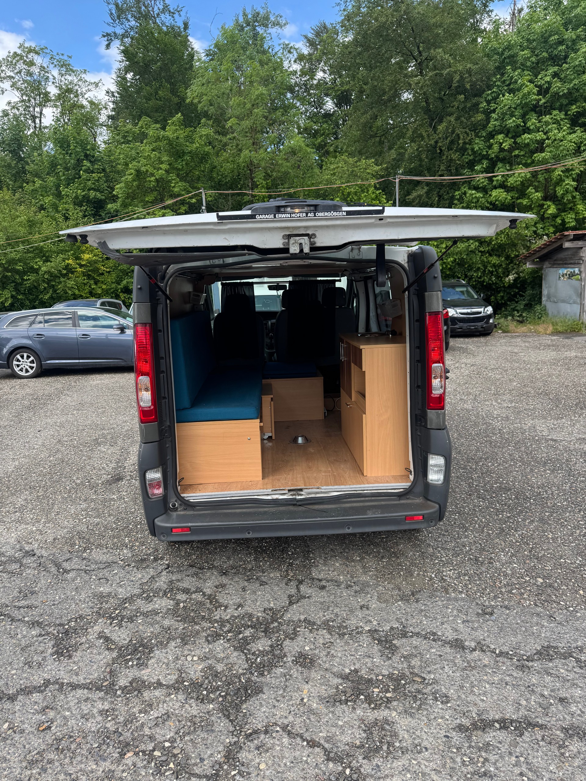 RENAULT TRAFIC-image-11
