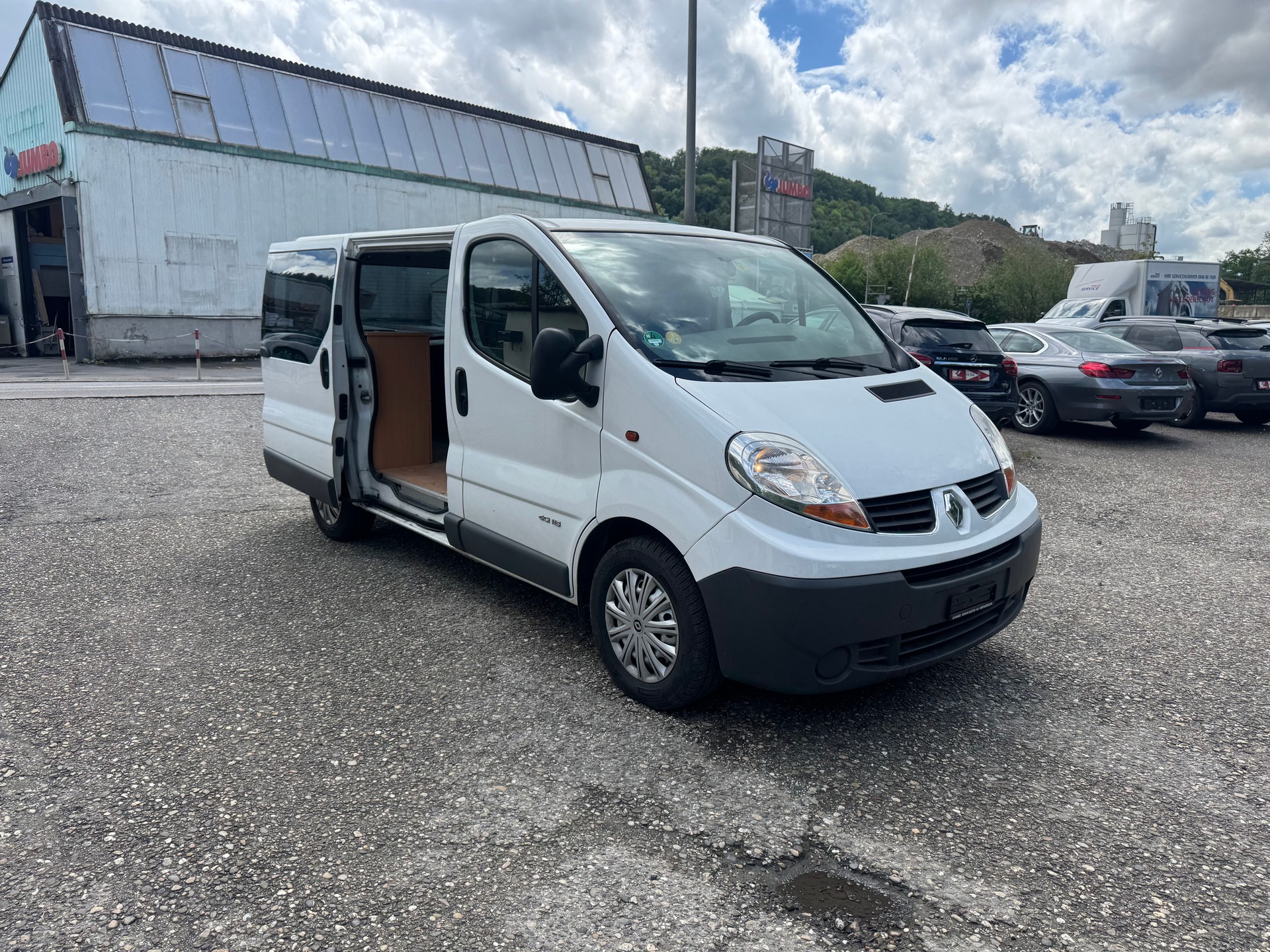 RENAULT TRAFIC-image-3