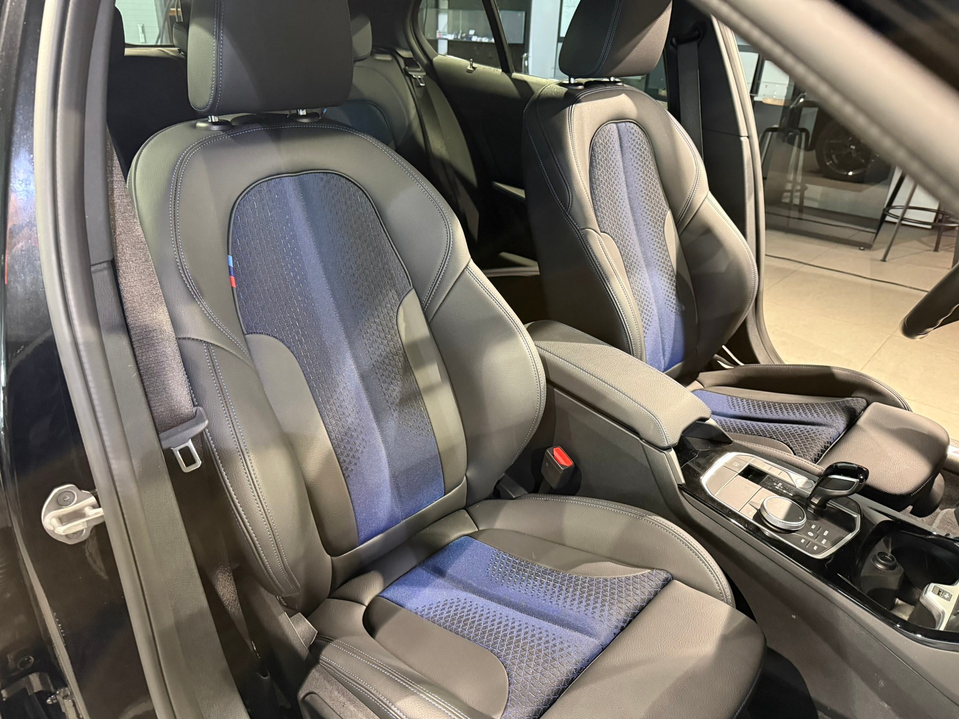 BMW M135i xDrive Steptronic-image-15