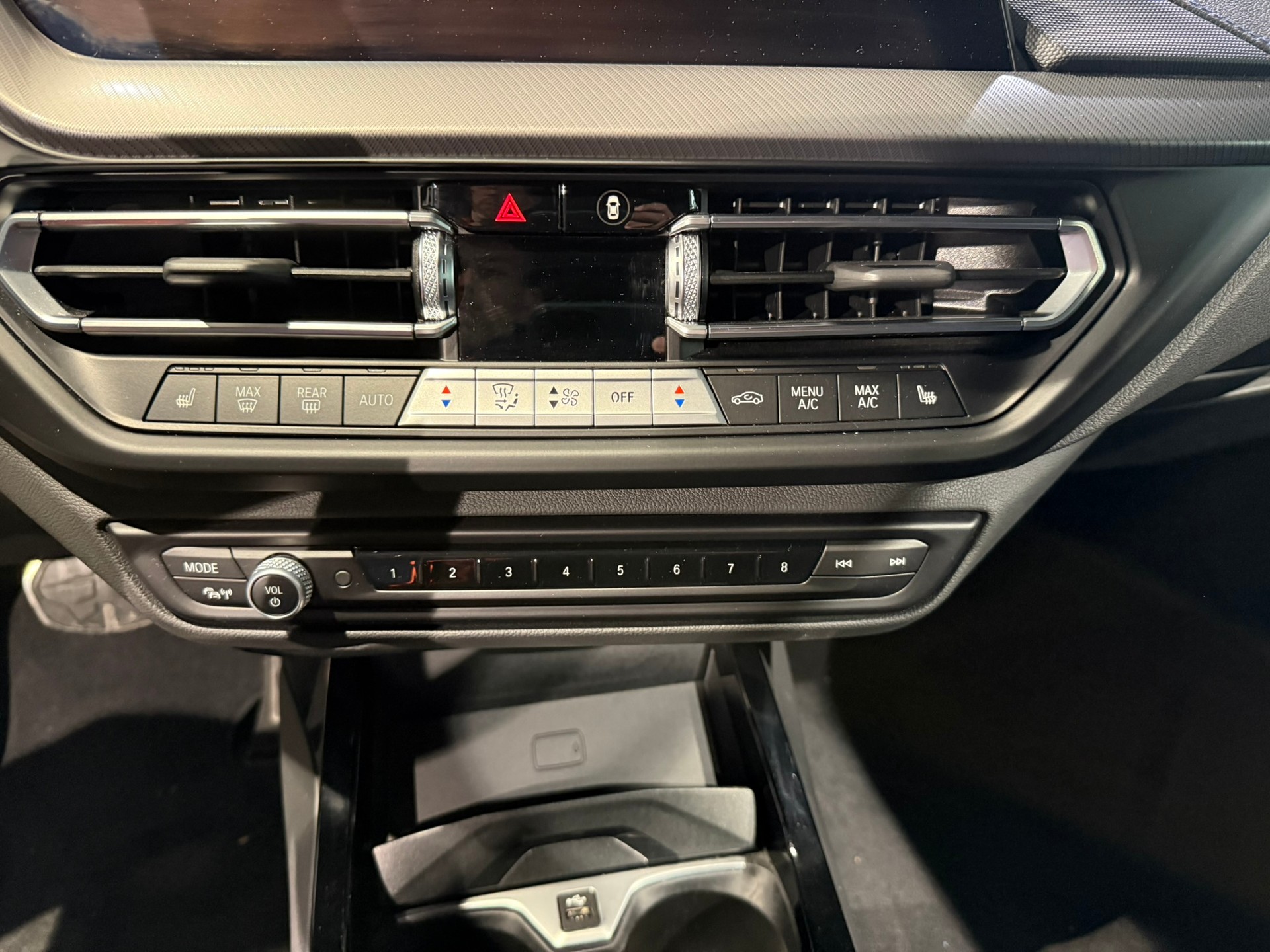 BMW M135i xDrive Steptronic-image-23