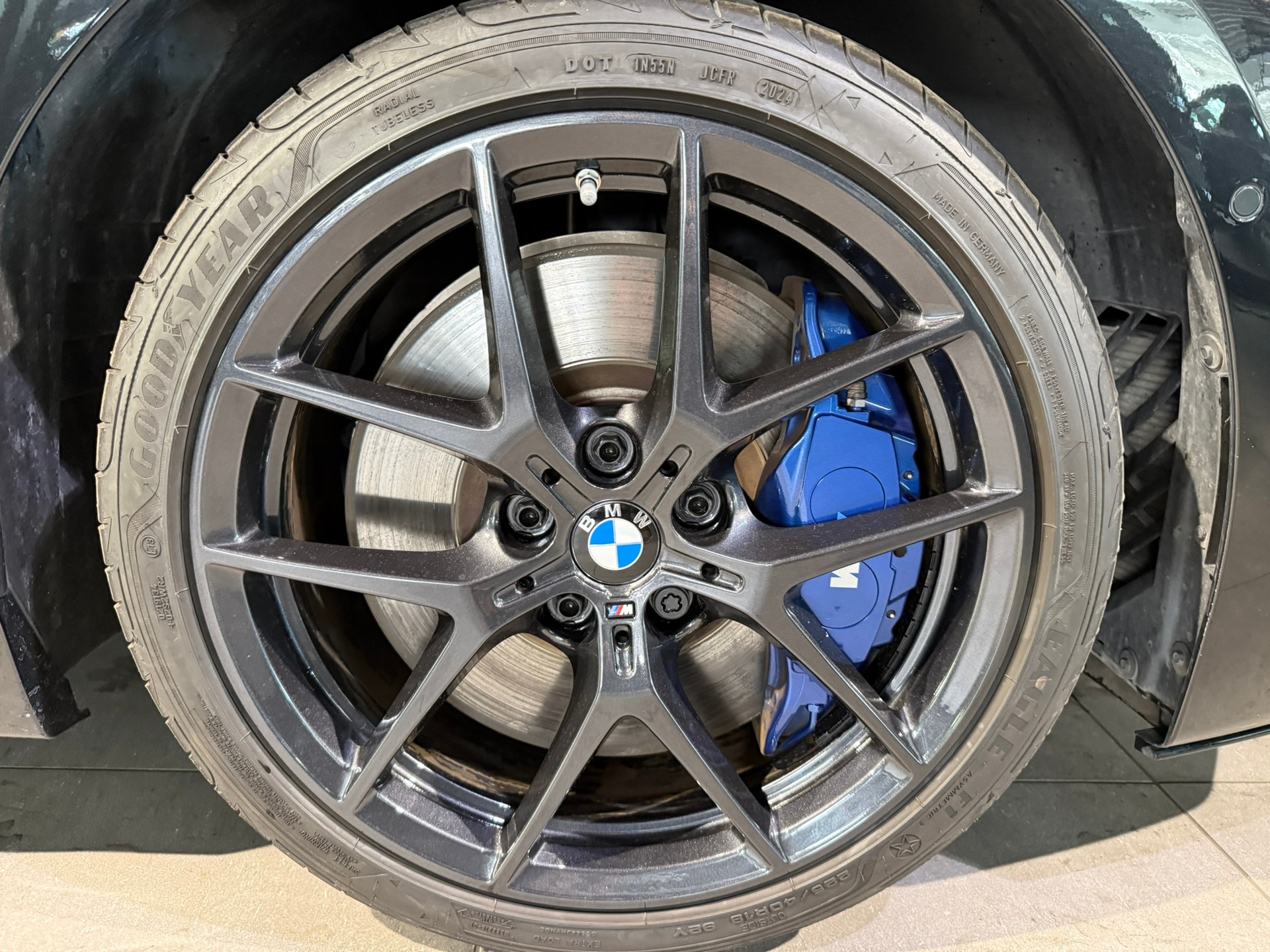 BMW M135i xDrive Steptronic-image-8