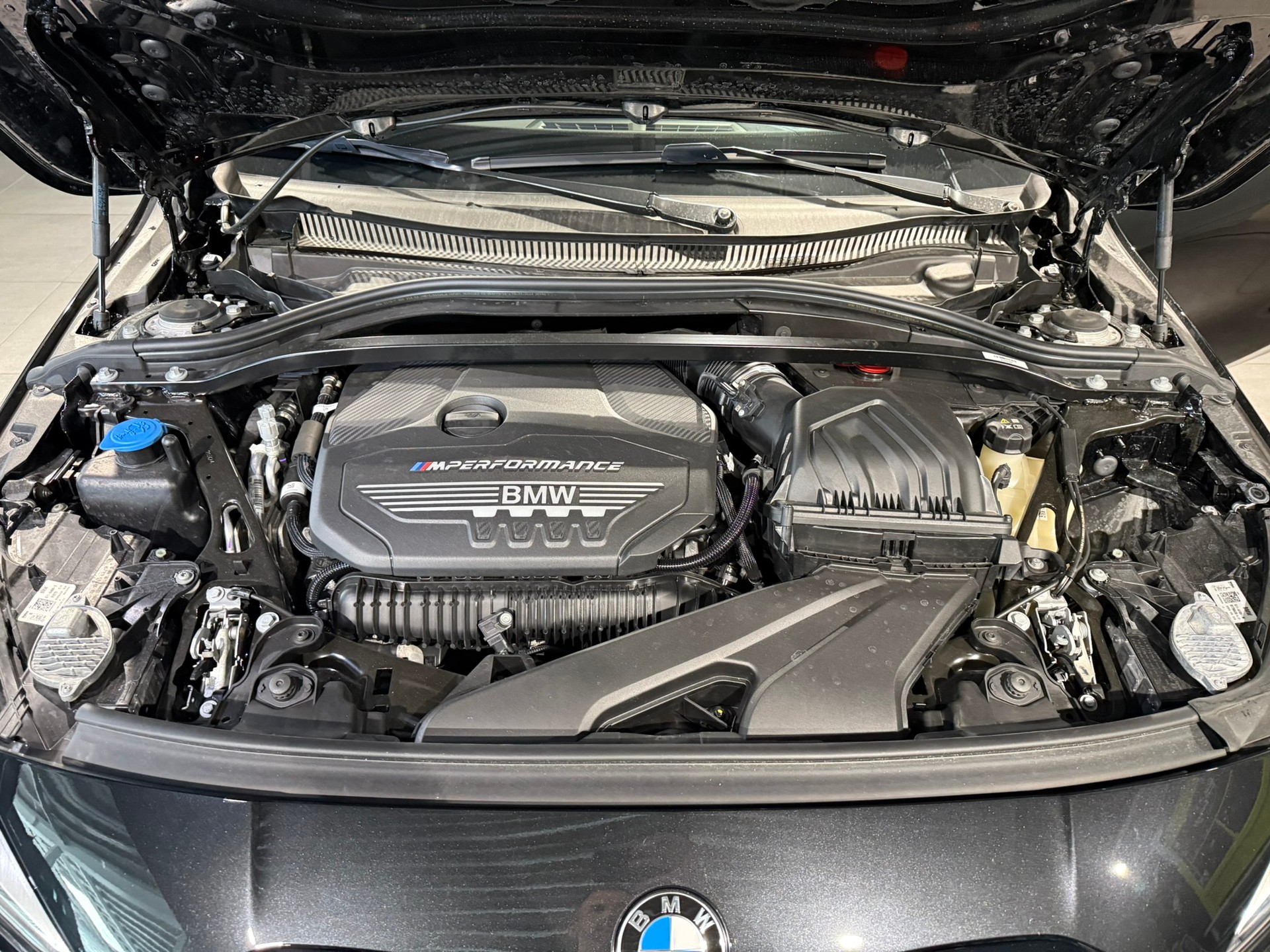 BMW M135i xDrive Steptronic-image-26