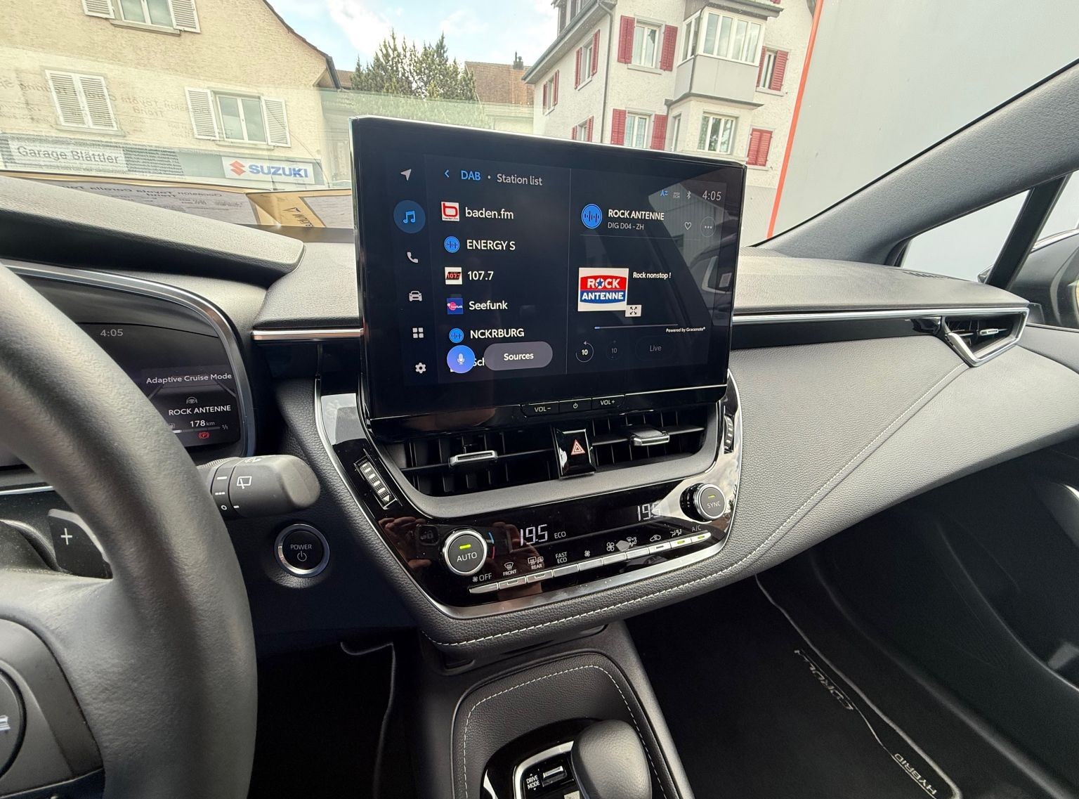 TOYOTA Corolla Touring Sports 2.0 HSD Trend-image-8