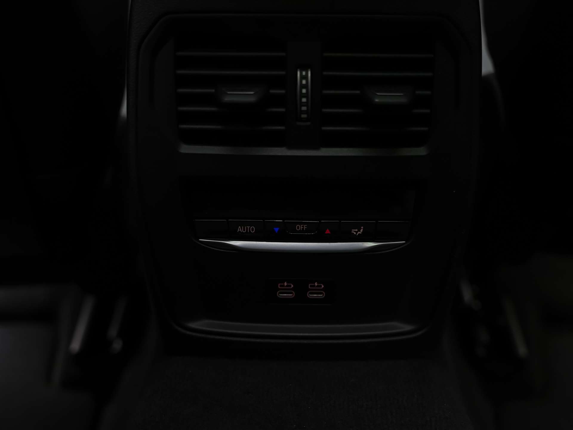 BMW 330d xDrive M Sport Pro *Panorama*El.Sitze mit Memory*Head-Up*-image-13