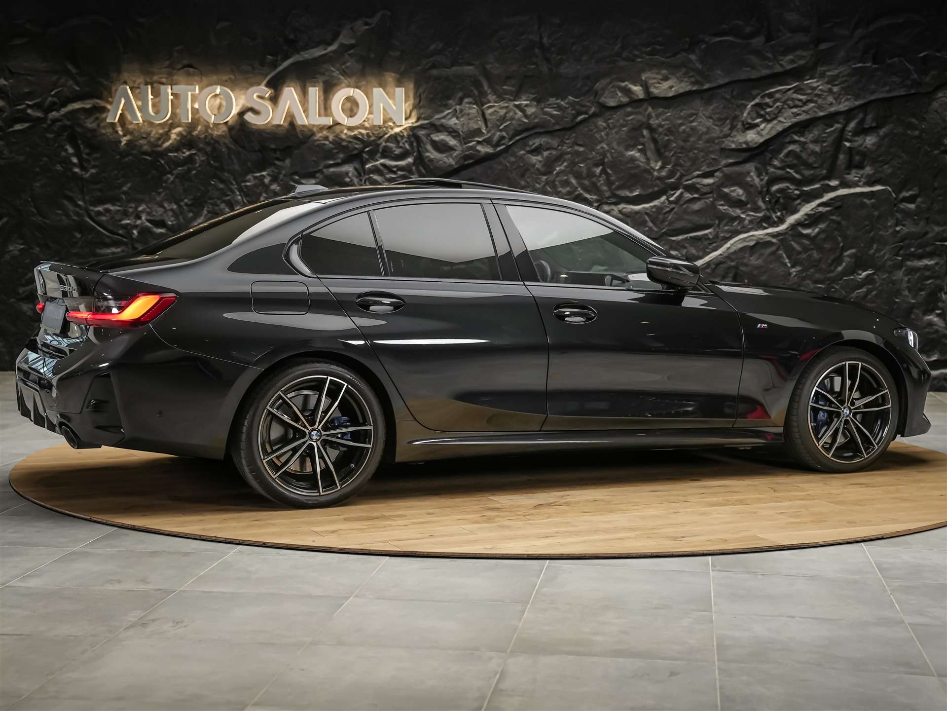 BMW 330d xDrive M Sport Pro *Panorama*El.Sitze mit Memory*Head-Up*-image-4