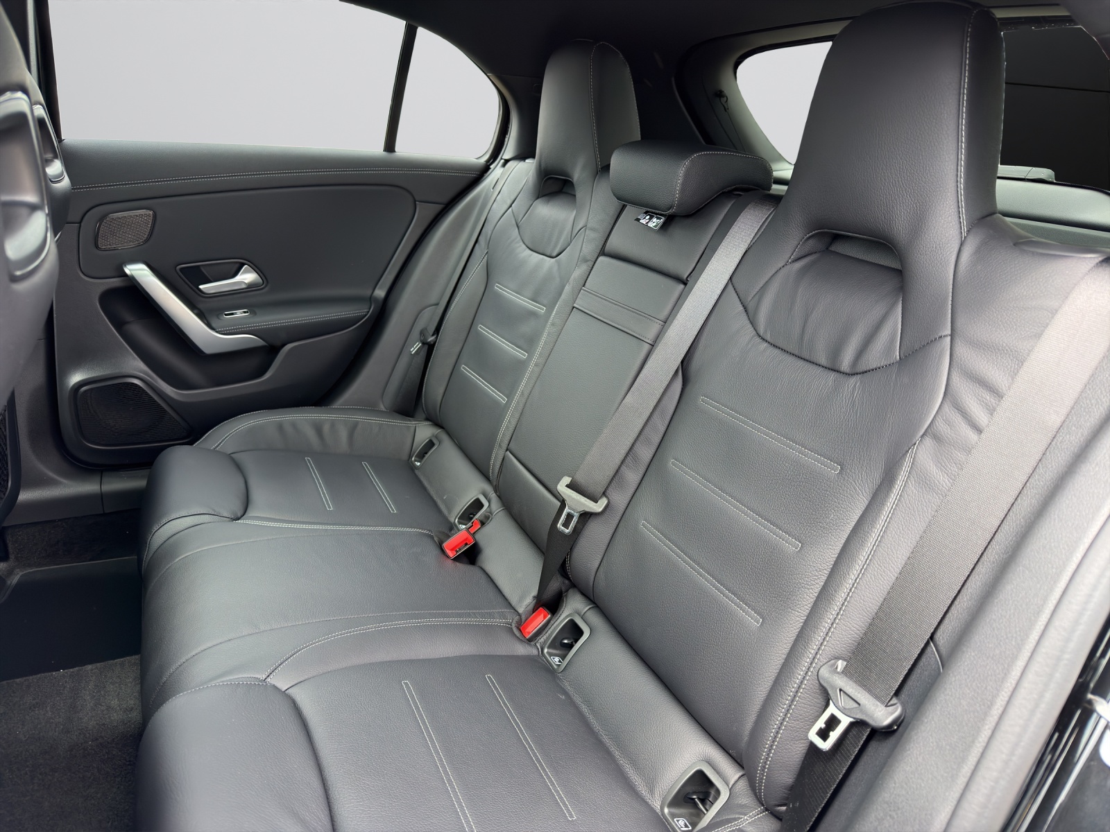 MERCEDES-BENZ A 220 4Matic 8G-DCT-image-14