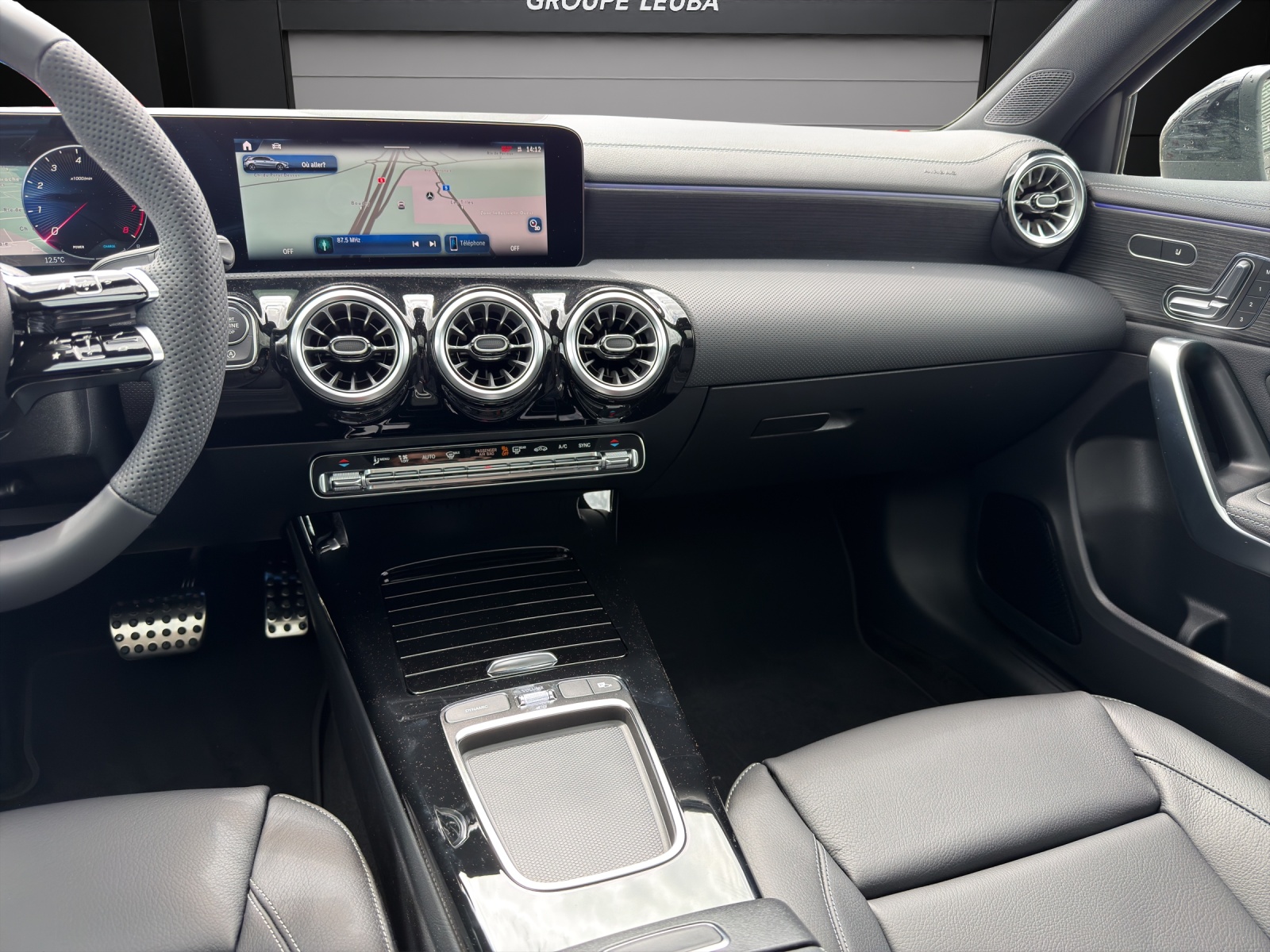 MERCEDES-BENZ A 220 4Matic 8G-DCT-image-8