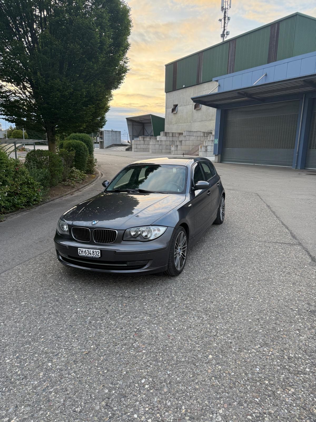 BMW 130i Steptronic-image-1