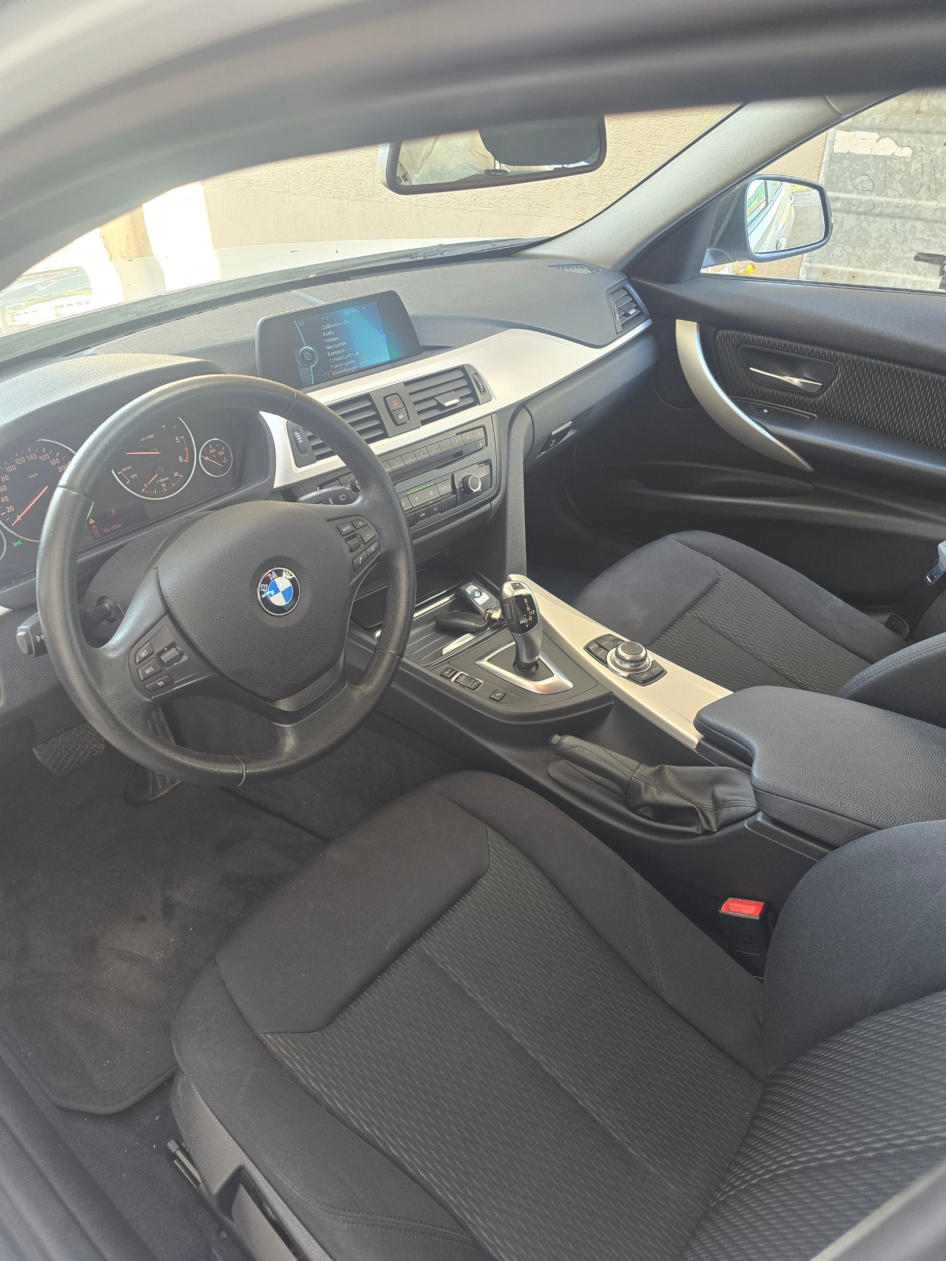 BMW 316d Touring Business Steptronic-image-7
