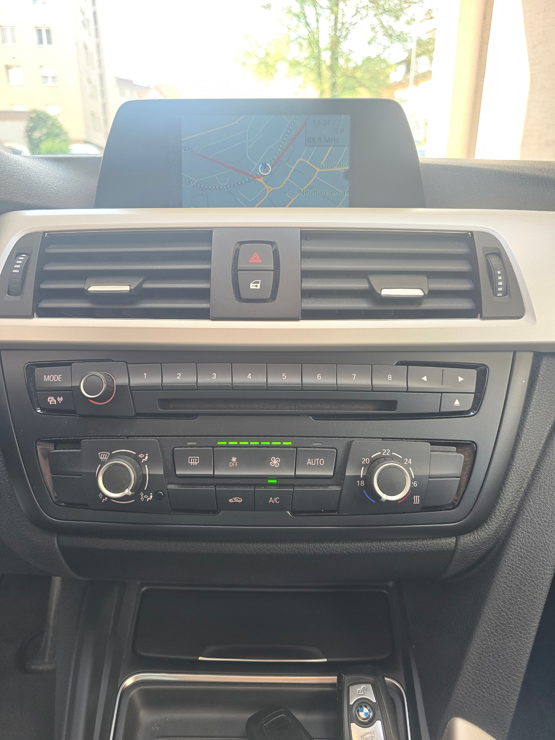 BMW 316d Touring Business Steptronic-image-11