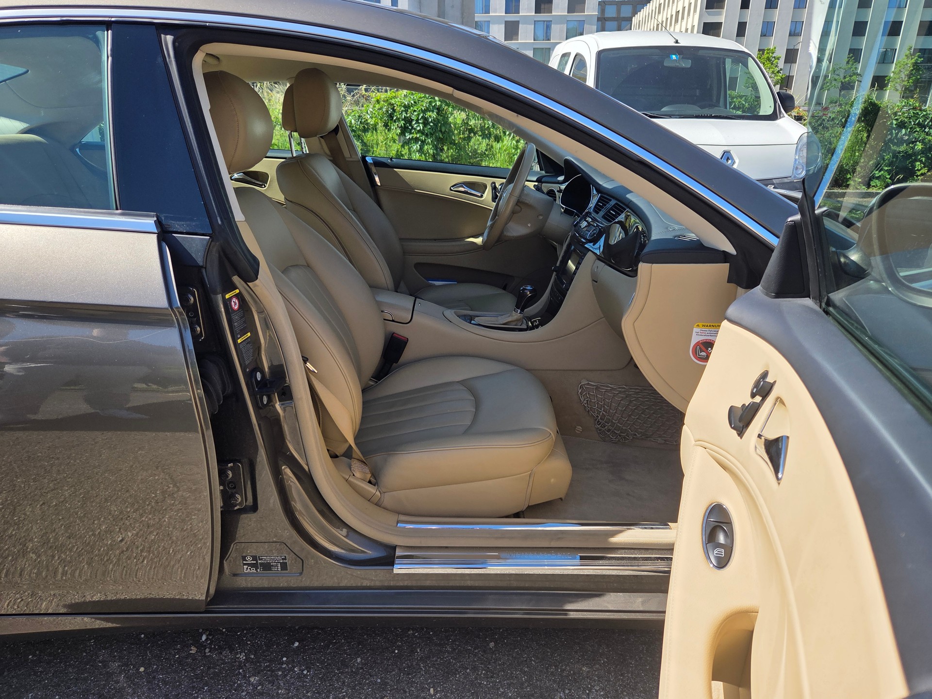 MERCEDES-BENZ CLS 500 7G-Tronic-image-12