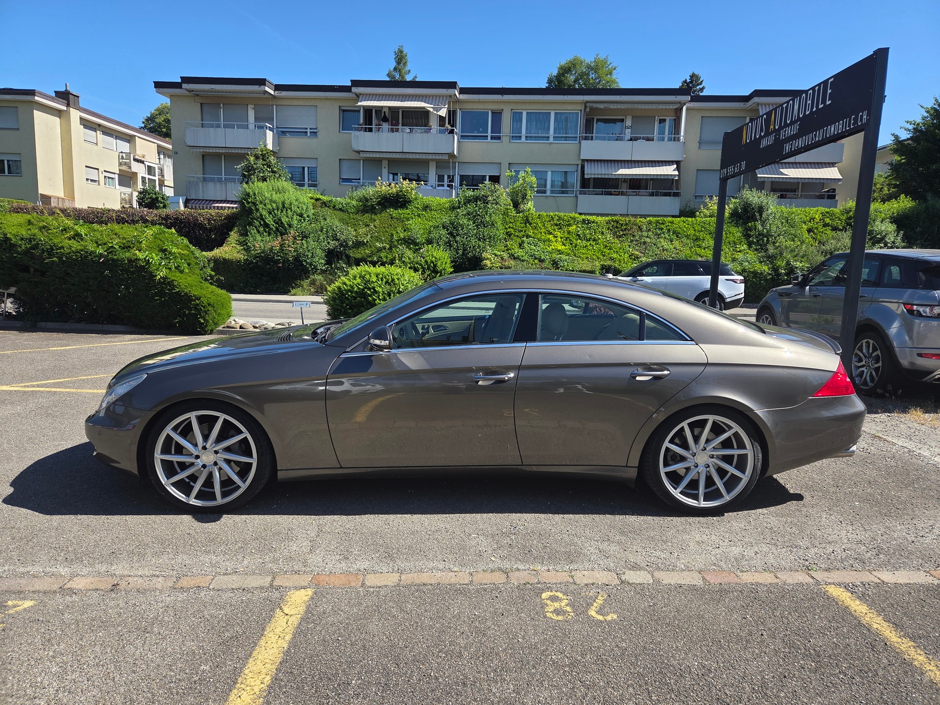MERCEDES-BENZ CLS 500 7G-Tronic-showroom-element-1