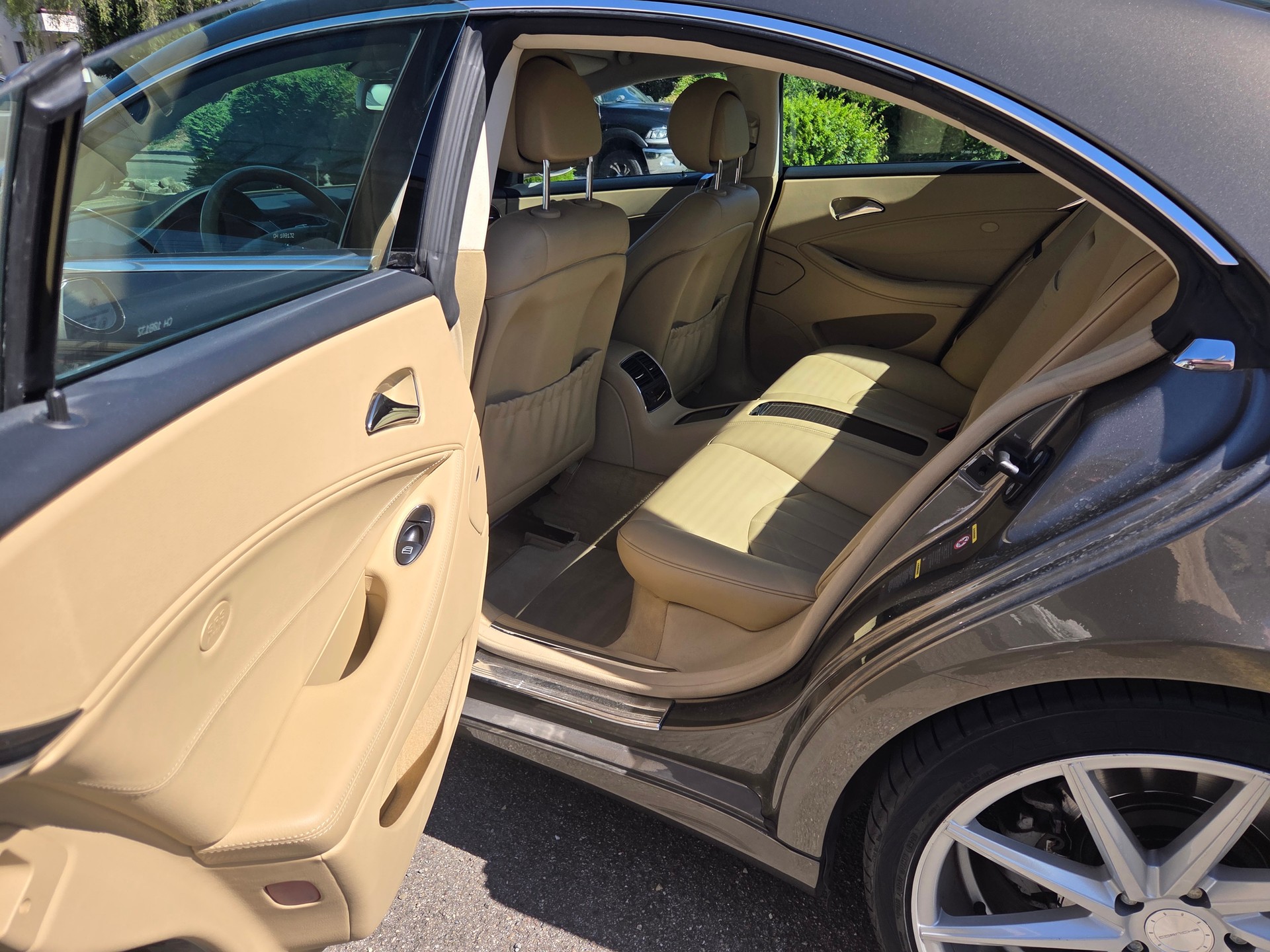 MERCEDES-BENZ CLS 500 7G-Tronic-image-10