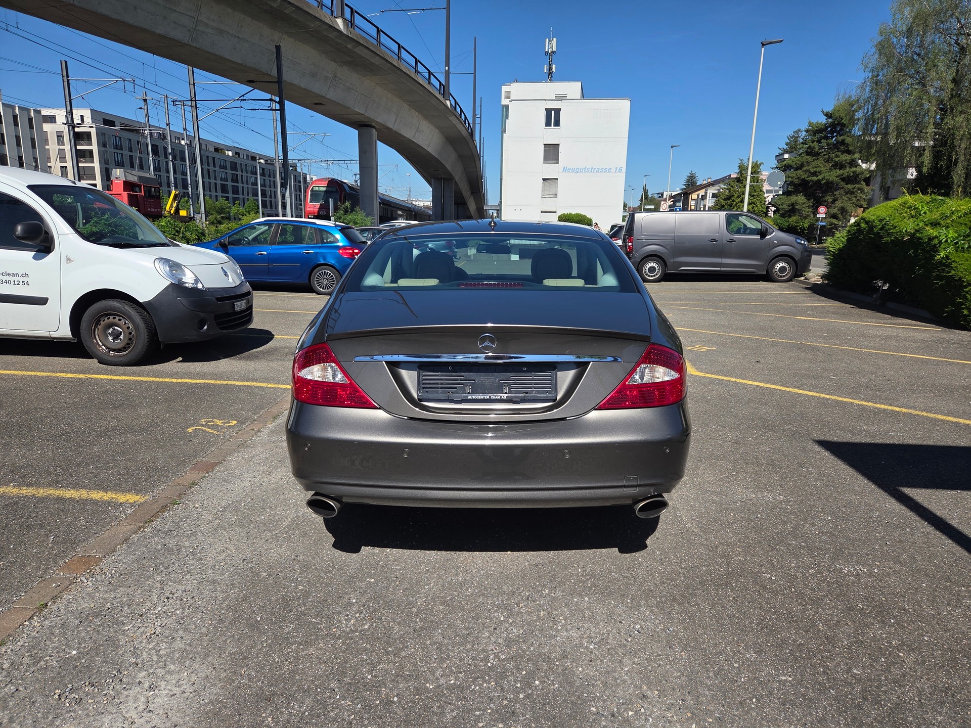 MERCEDES-BENZ CLS 500 7G-Tronic-showroom-element-3