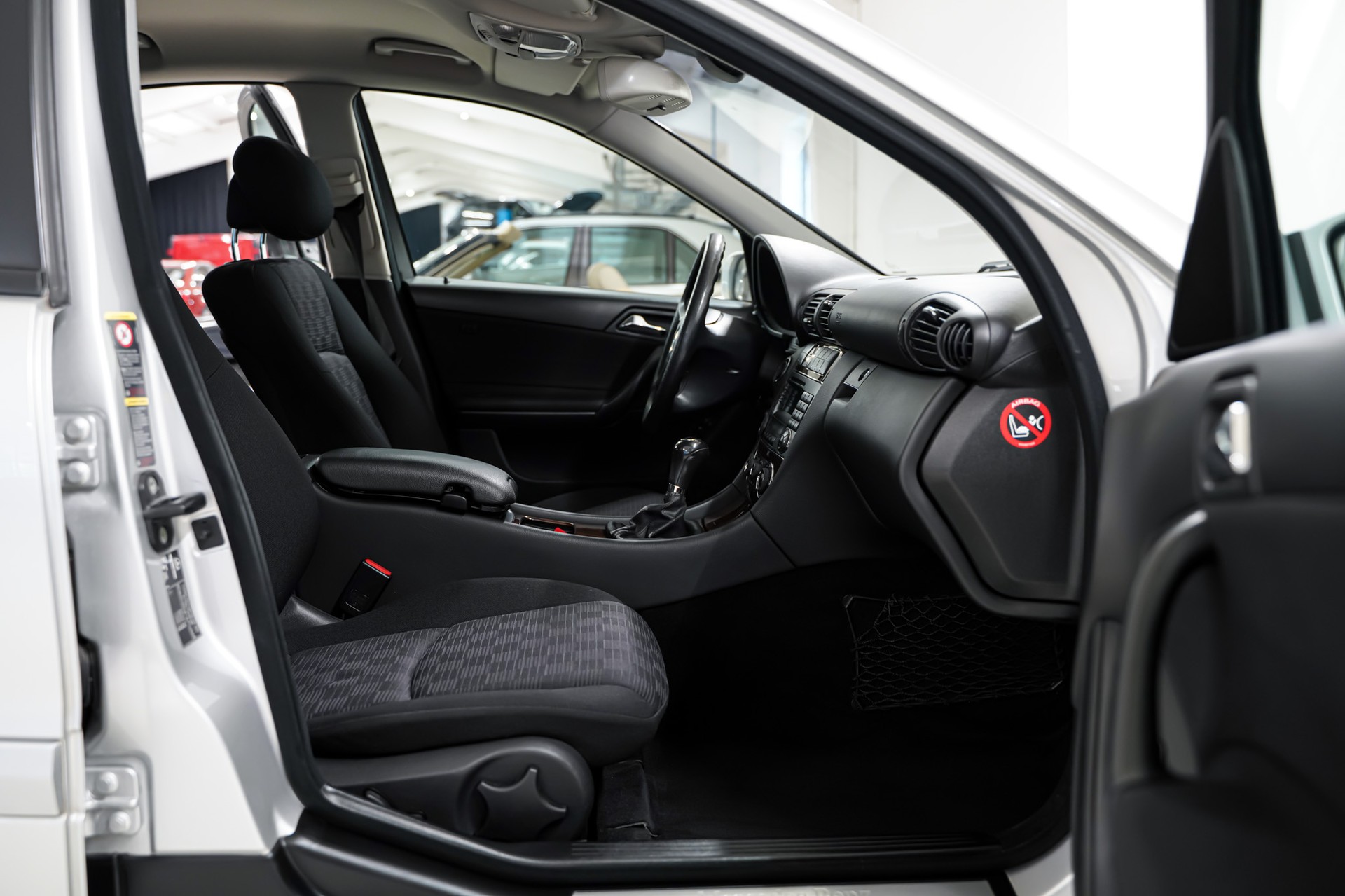 MERCEDES-BENZ C 220 CDI Avantgarde-image-14