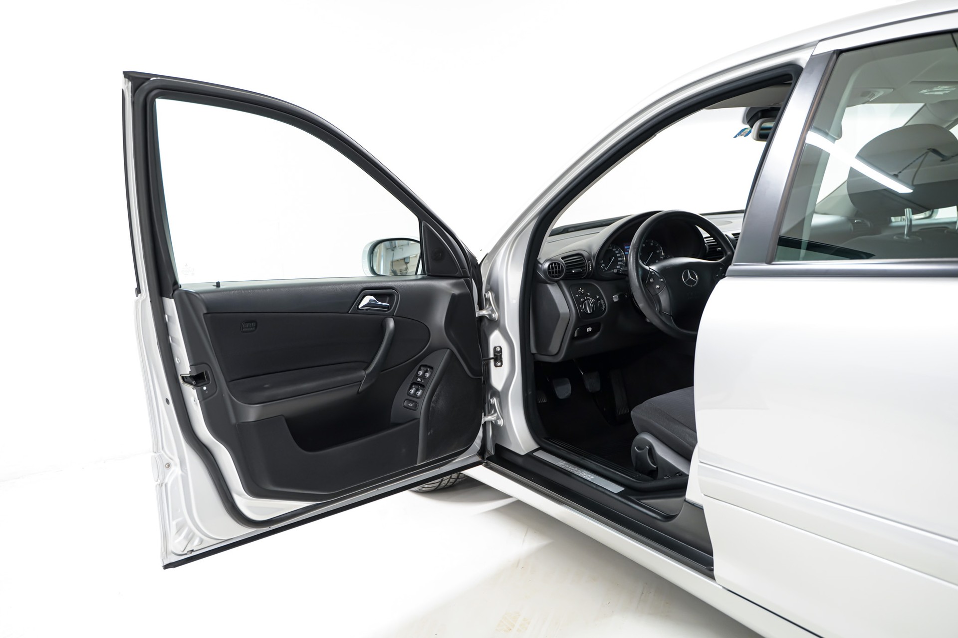 MERCEDES-BENZ C 220 CDI Avantgarde-image-7