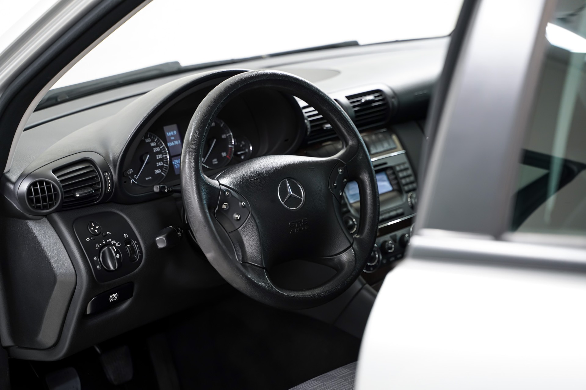 MERCEDES-BENZ C 220 CDI Avantgarde-image-8