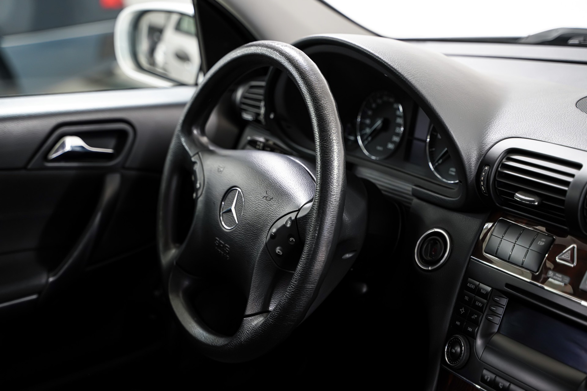 MERCEDES-BENZ C 220 CDI Avantgarde-image-17