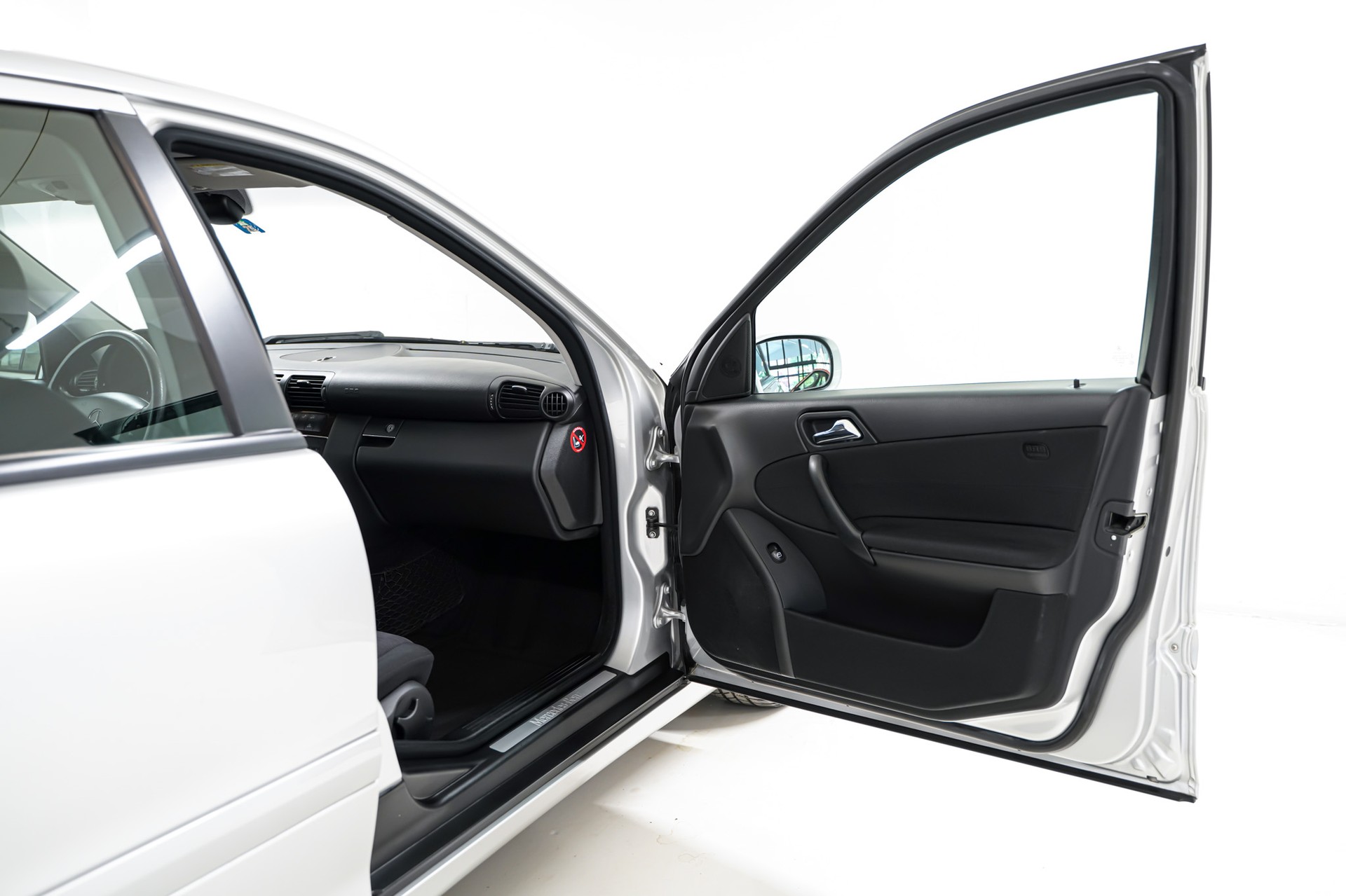 MERCEDES-BENZ C 220 CDI Avantgarde-image-13