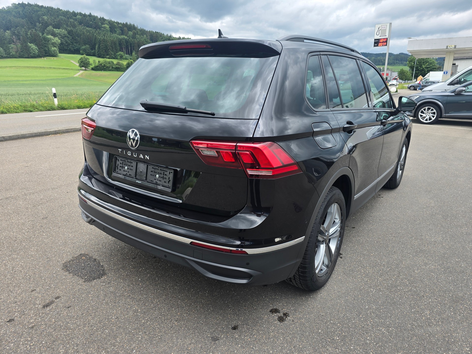 VW Tiguan 1.5TSI Evo Life DSG*TOP-ZUSTAND*Frsch ab MFK"Frisch ab Service**-image-3