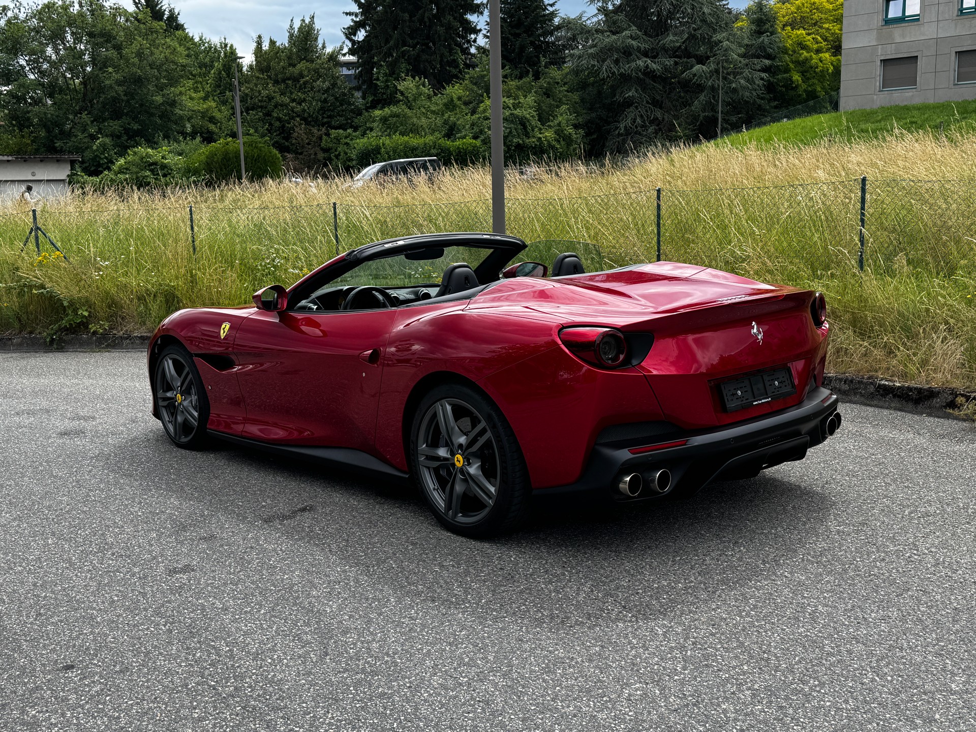 FERRARI Portofino 3.9 V8 T-showroom-element-2
