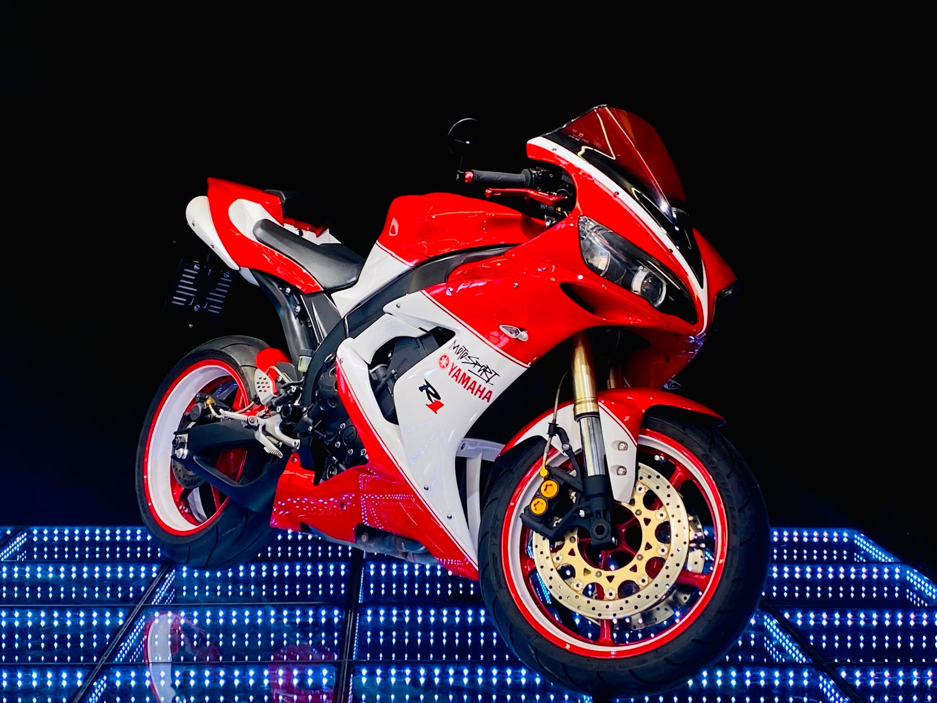YAMAHA YZF-R1-image-0